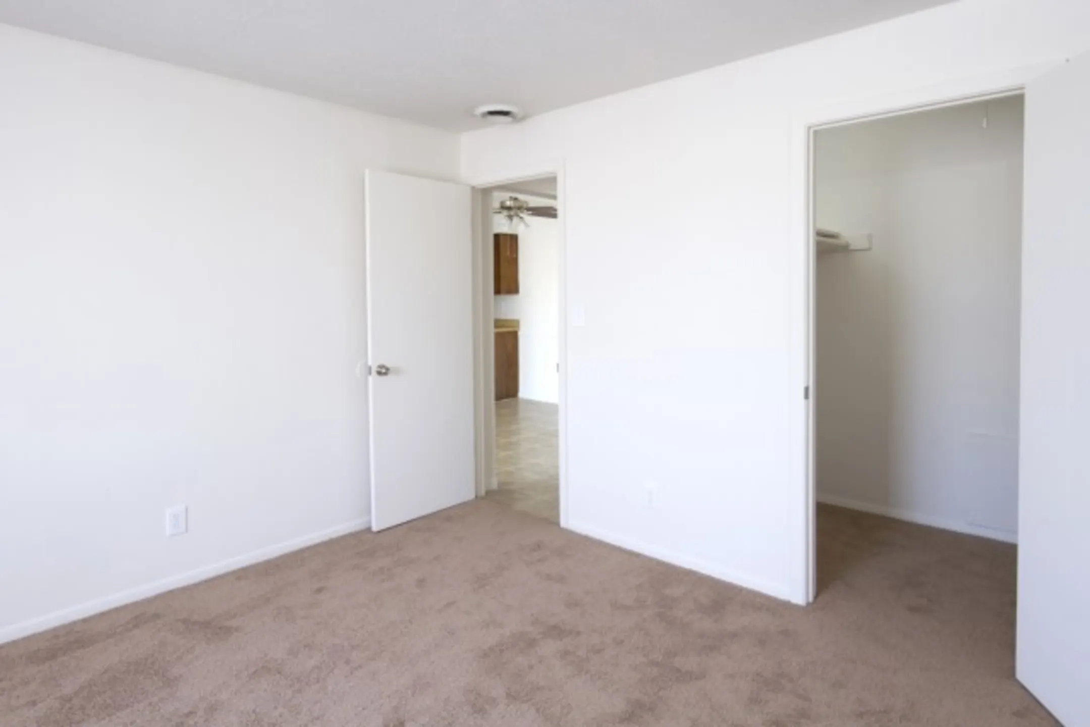 Rosewood Village Apartments 2072 E St Springfield, MO