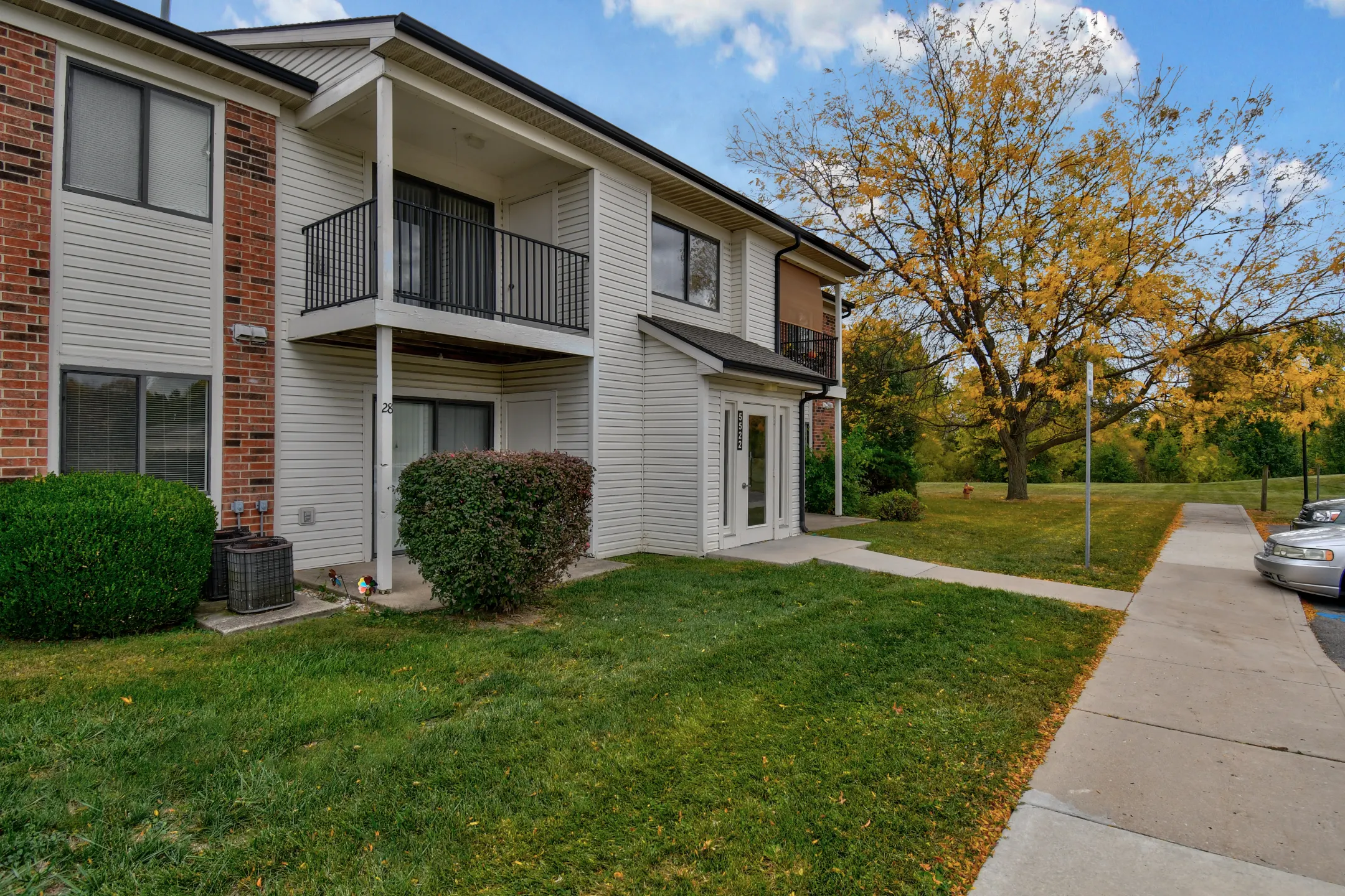 Building - Hickory Knoll Apartments - Anderson, IN
