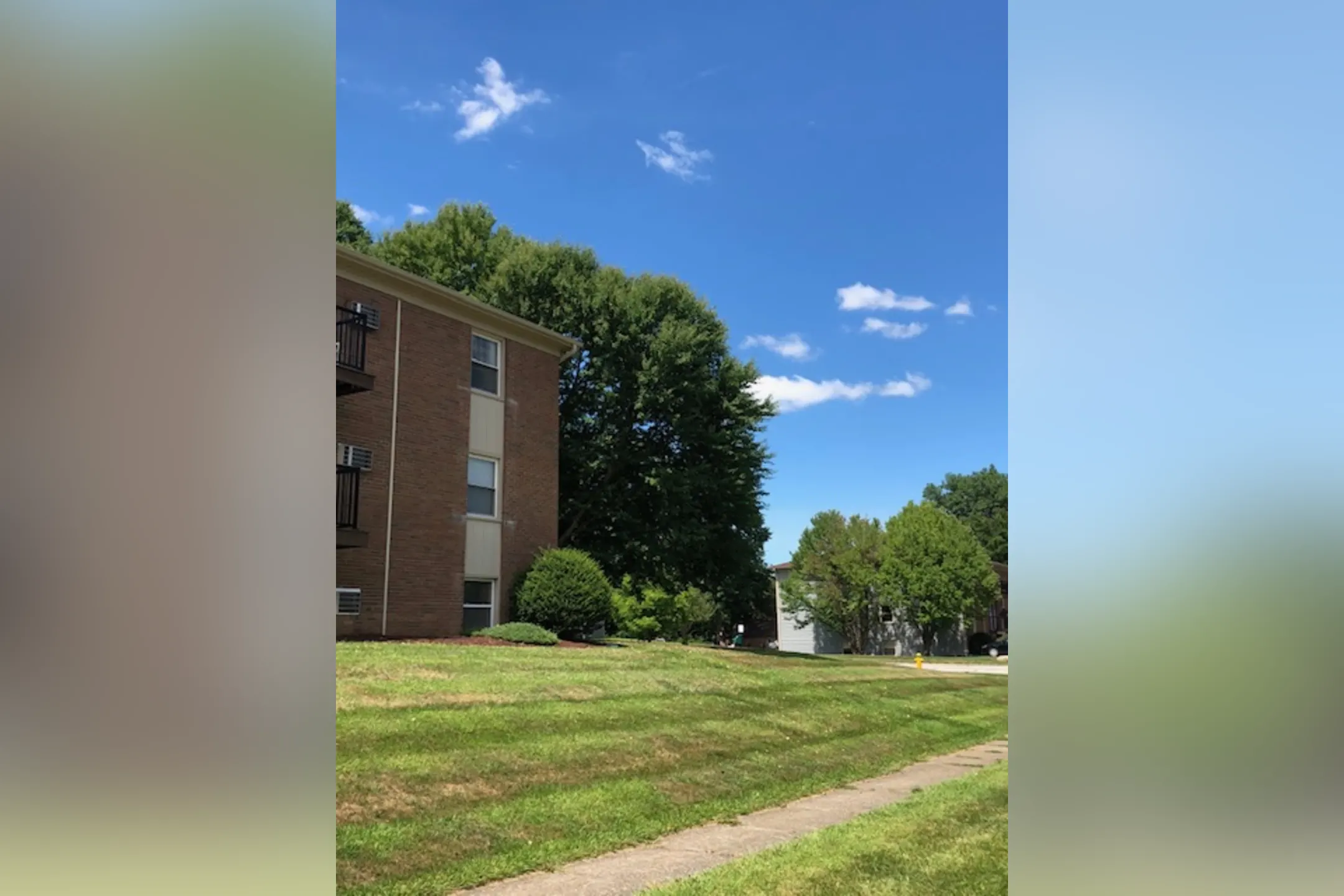 Woodgate North Apartments 709 Sapp Rd Ravenna, OH Apartments for