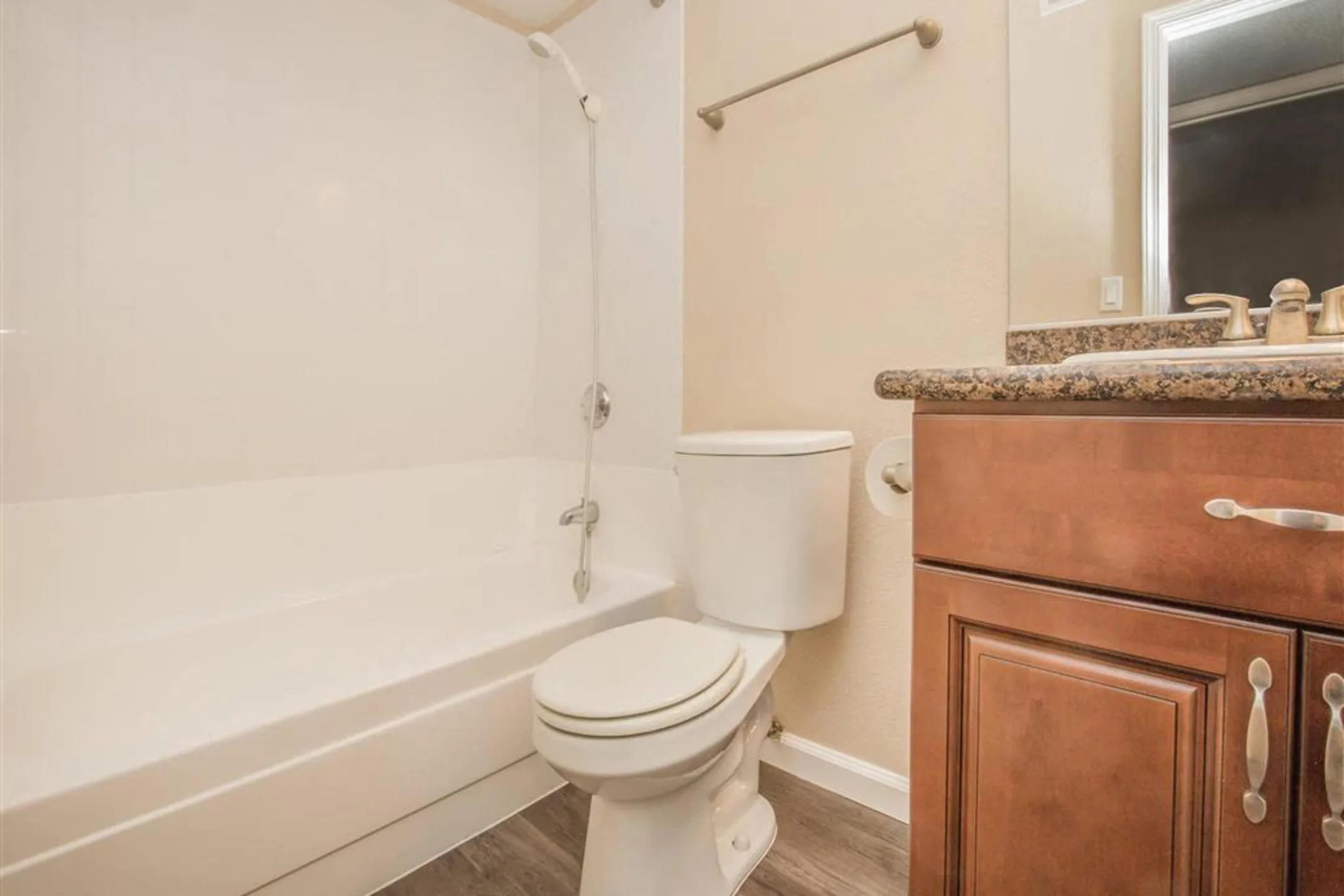 Bathroom - La Veta Grand - Orange, CA