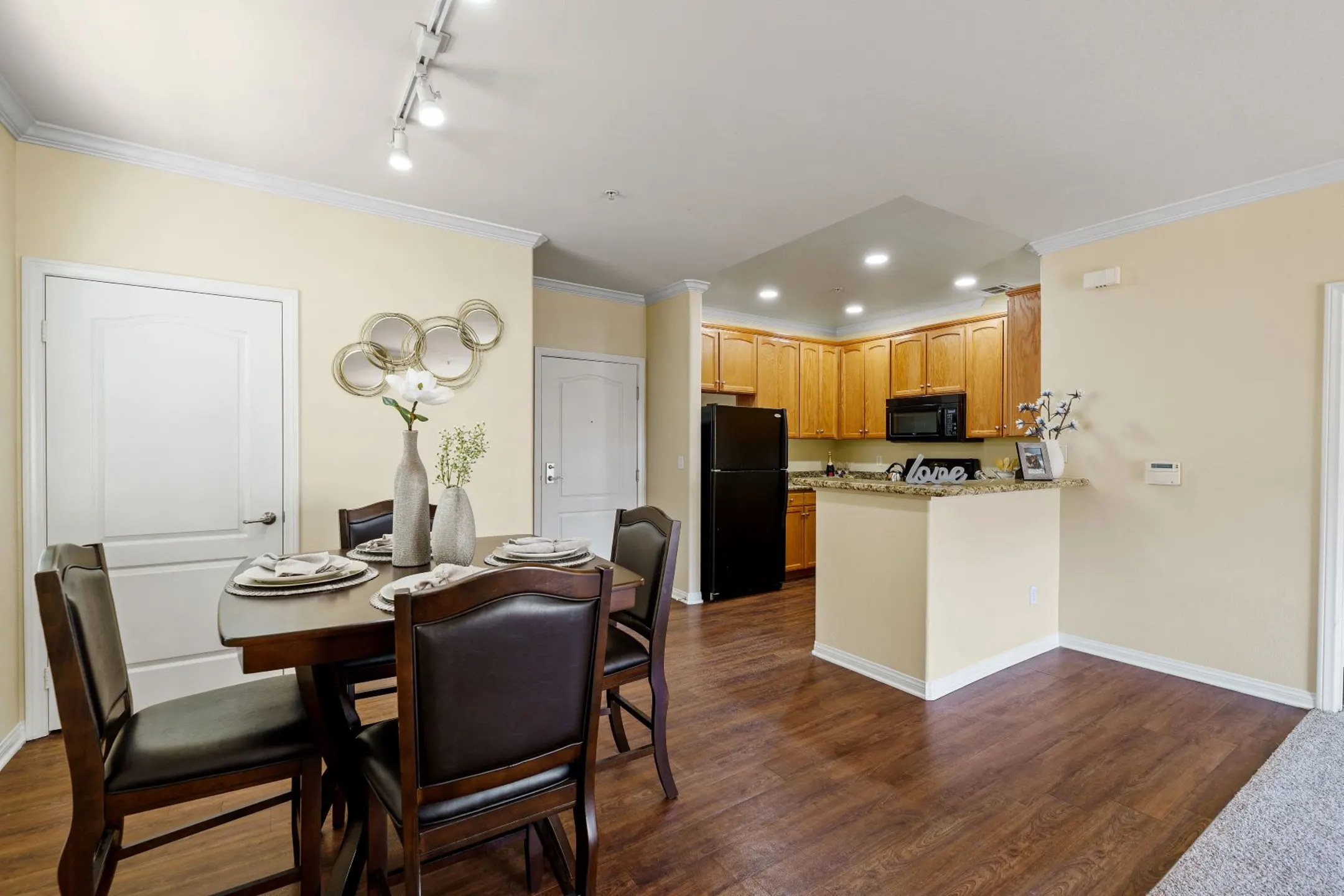 The Villagio Apartments 19053 Nordhoff St Northridge, CA Apartments