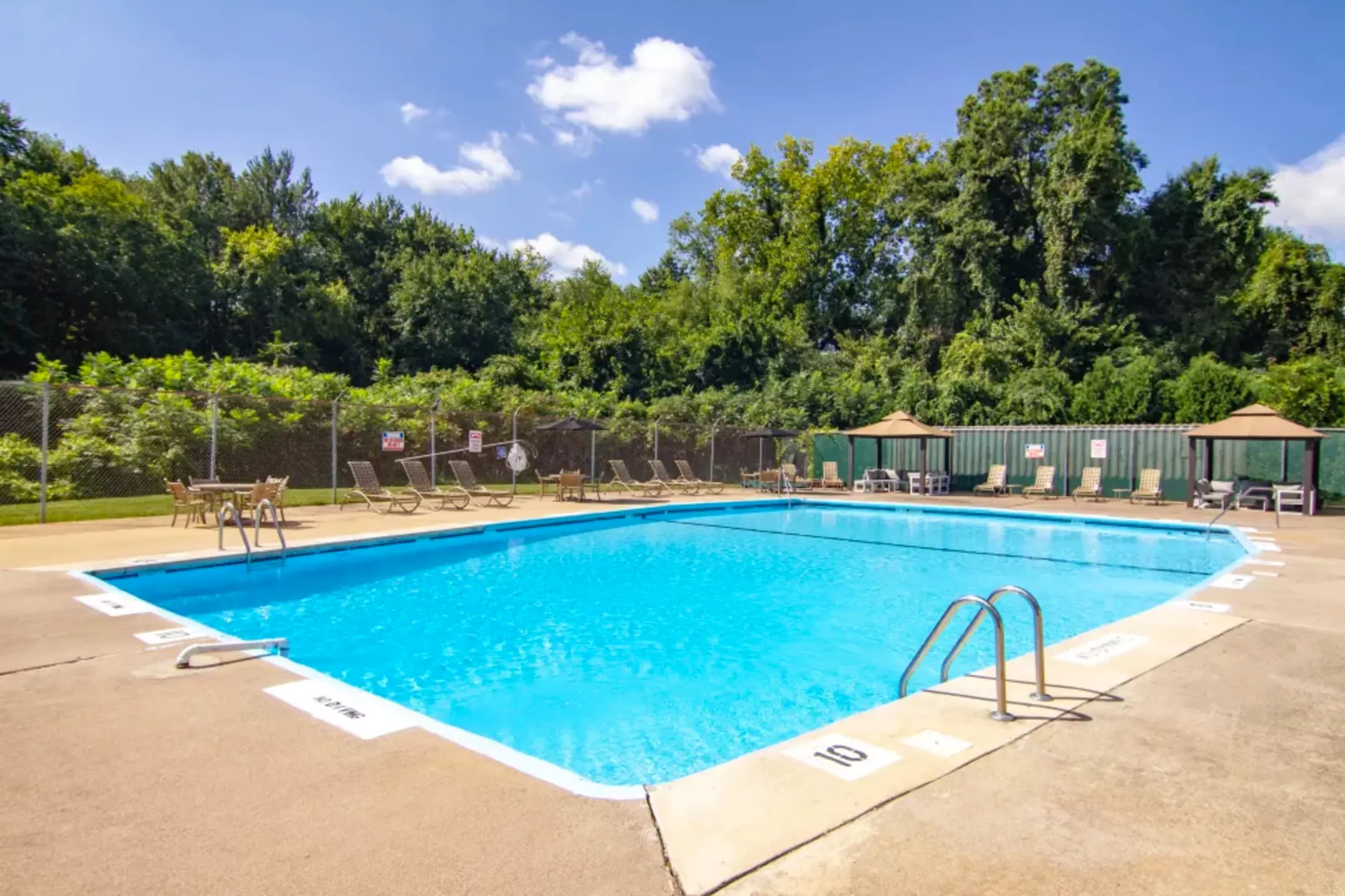 Fox Hill Apartments Apartments Enfield, CT 06082