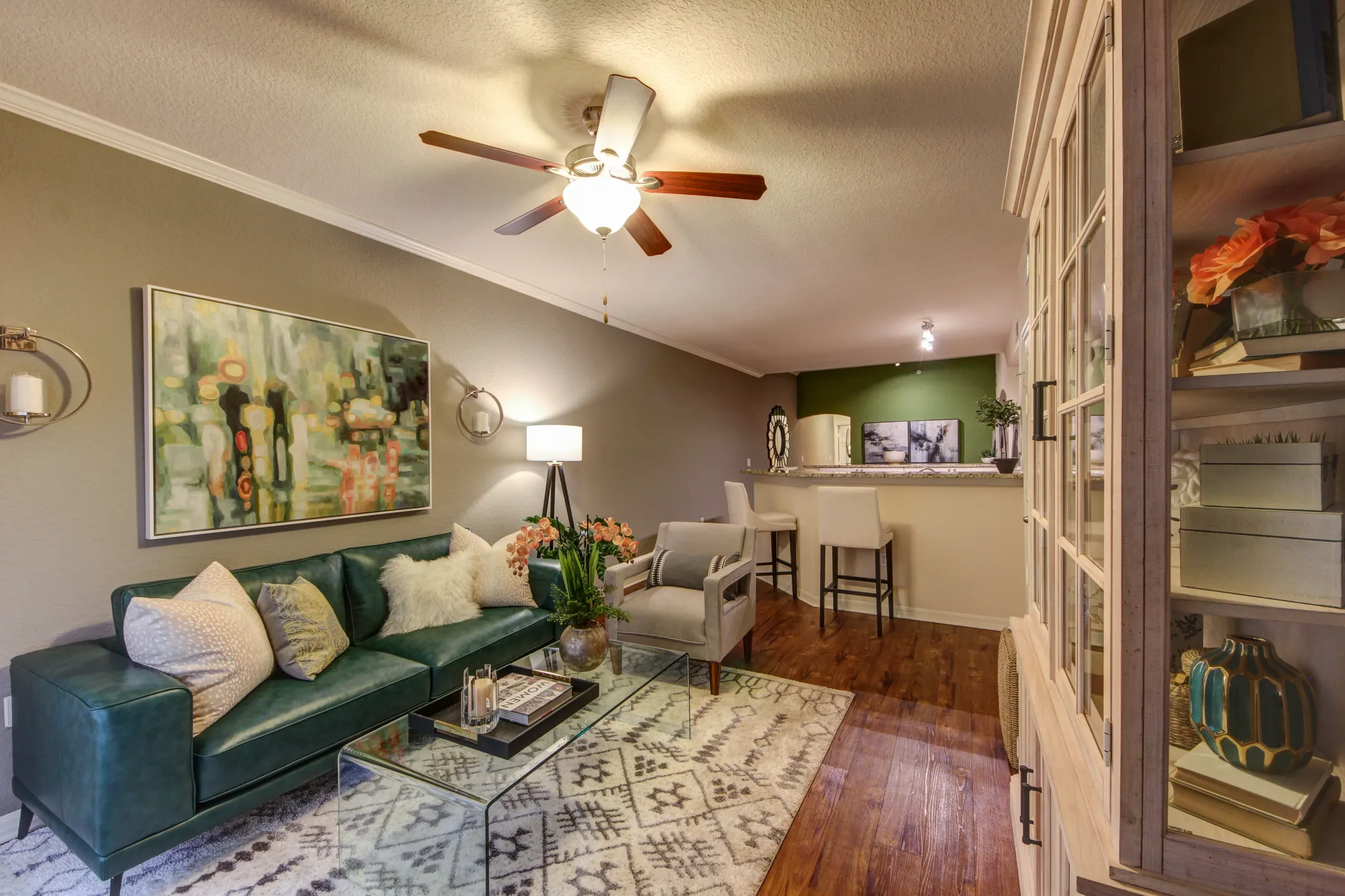 Living Room - Madison Gateway - Saint Petersburg, FL