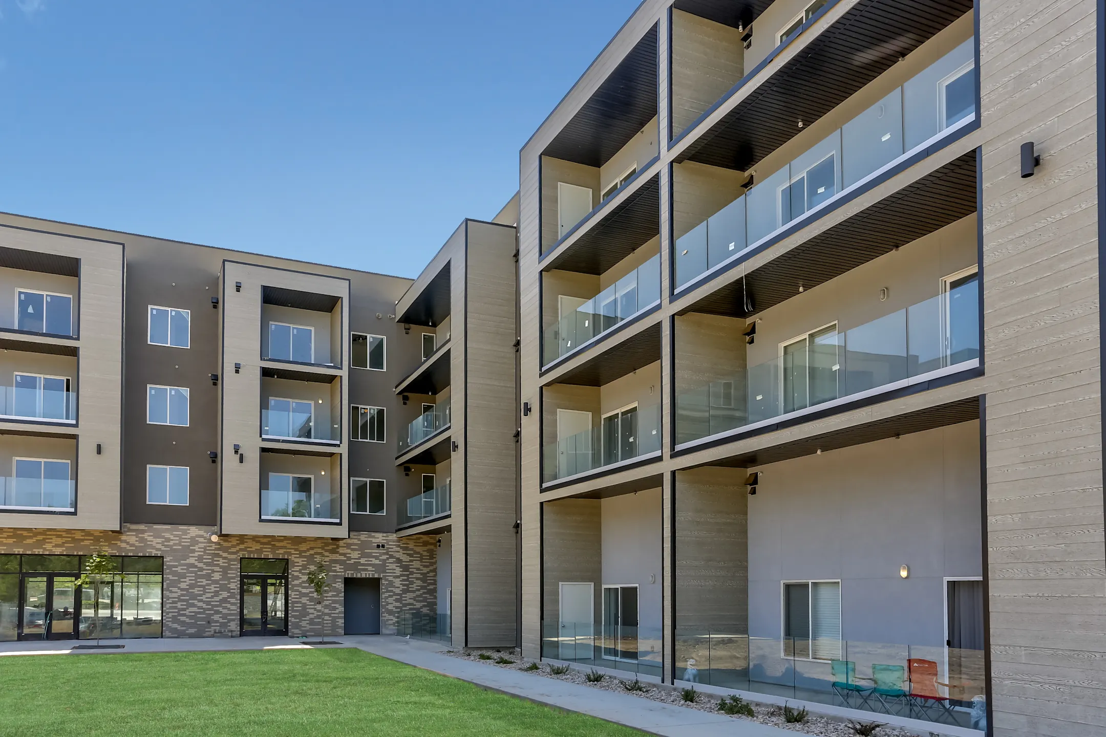 Building - Clearfield Junction Apartments - Clearfield, UT