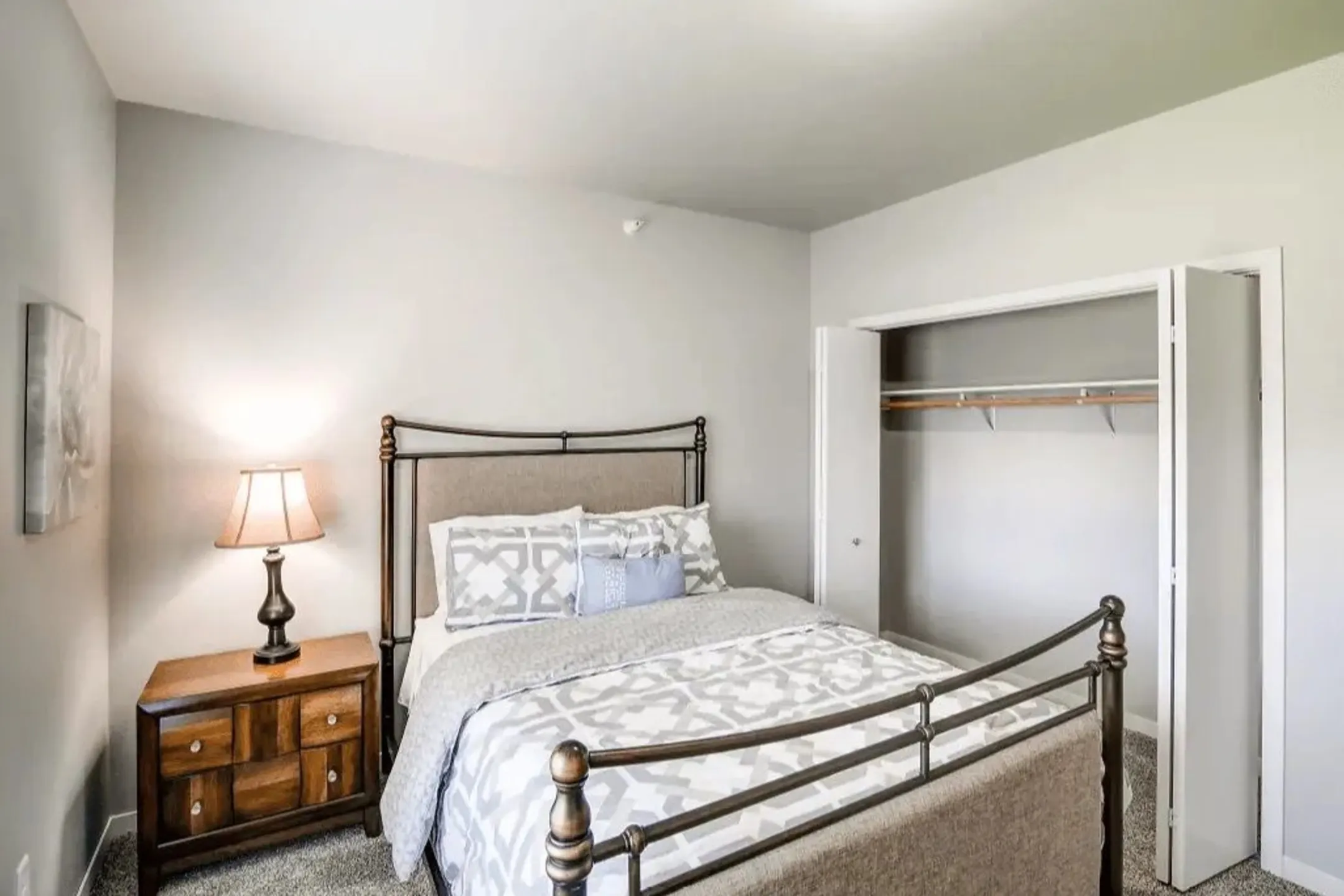 Bedroom - North Highlands Luxury Apartments - Minot, ND