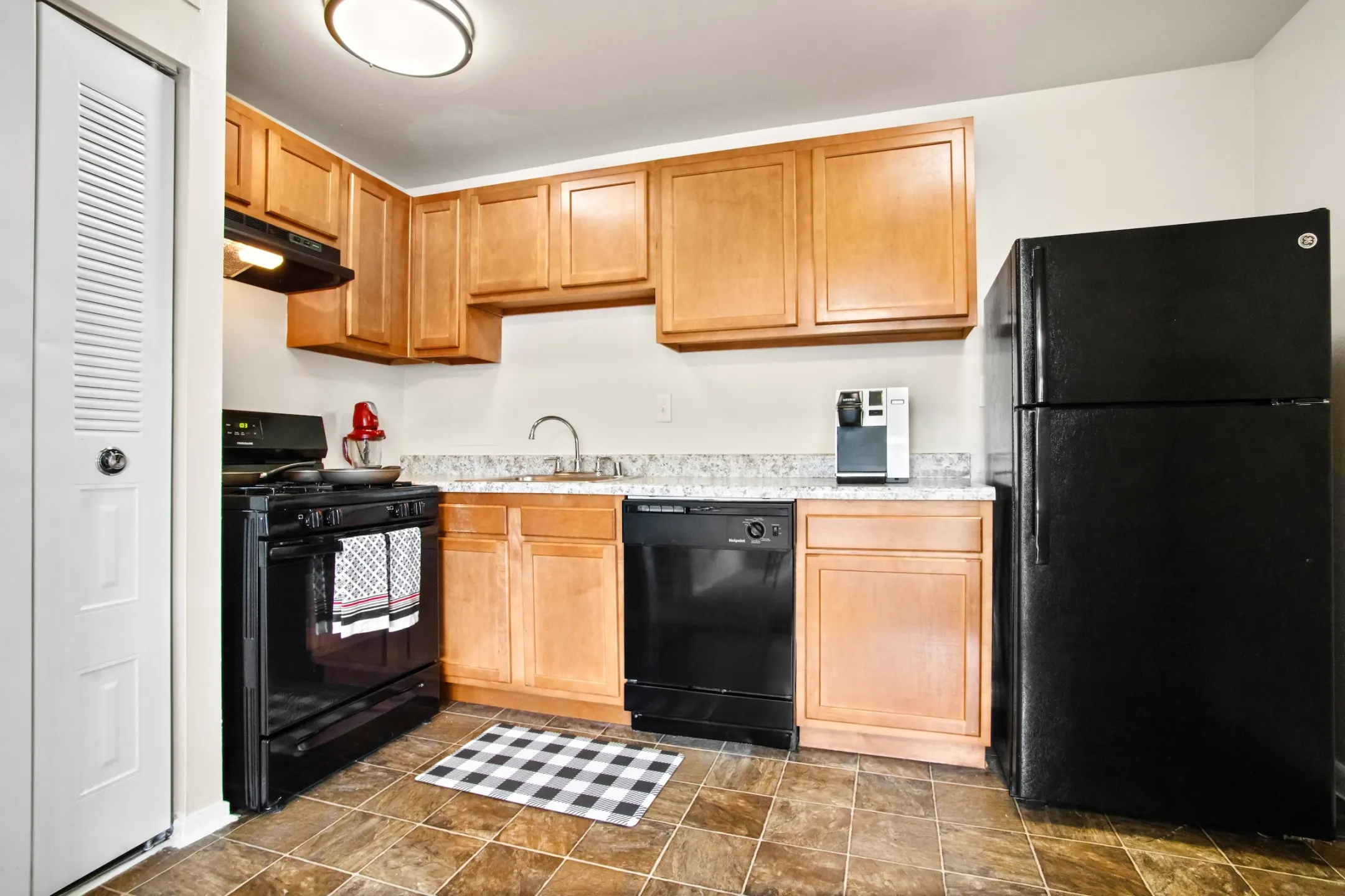 Carriage Hill - 3412 Curtis Dr | Suitland, MD Apartments for Rent | Rent.