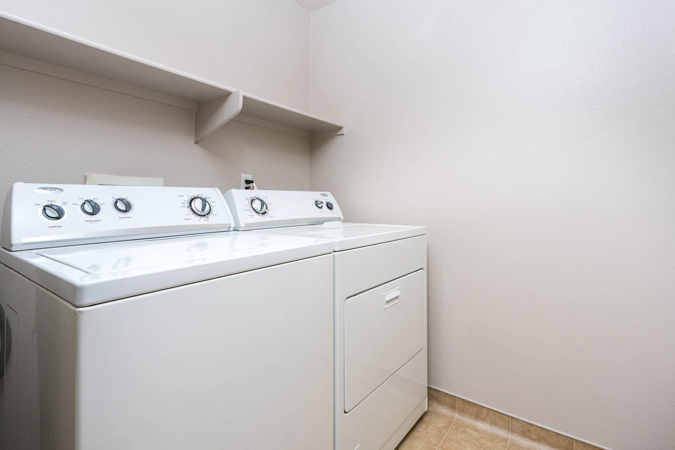College Park Apartment Homes - Upland, CA