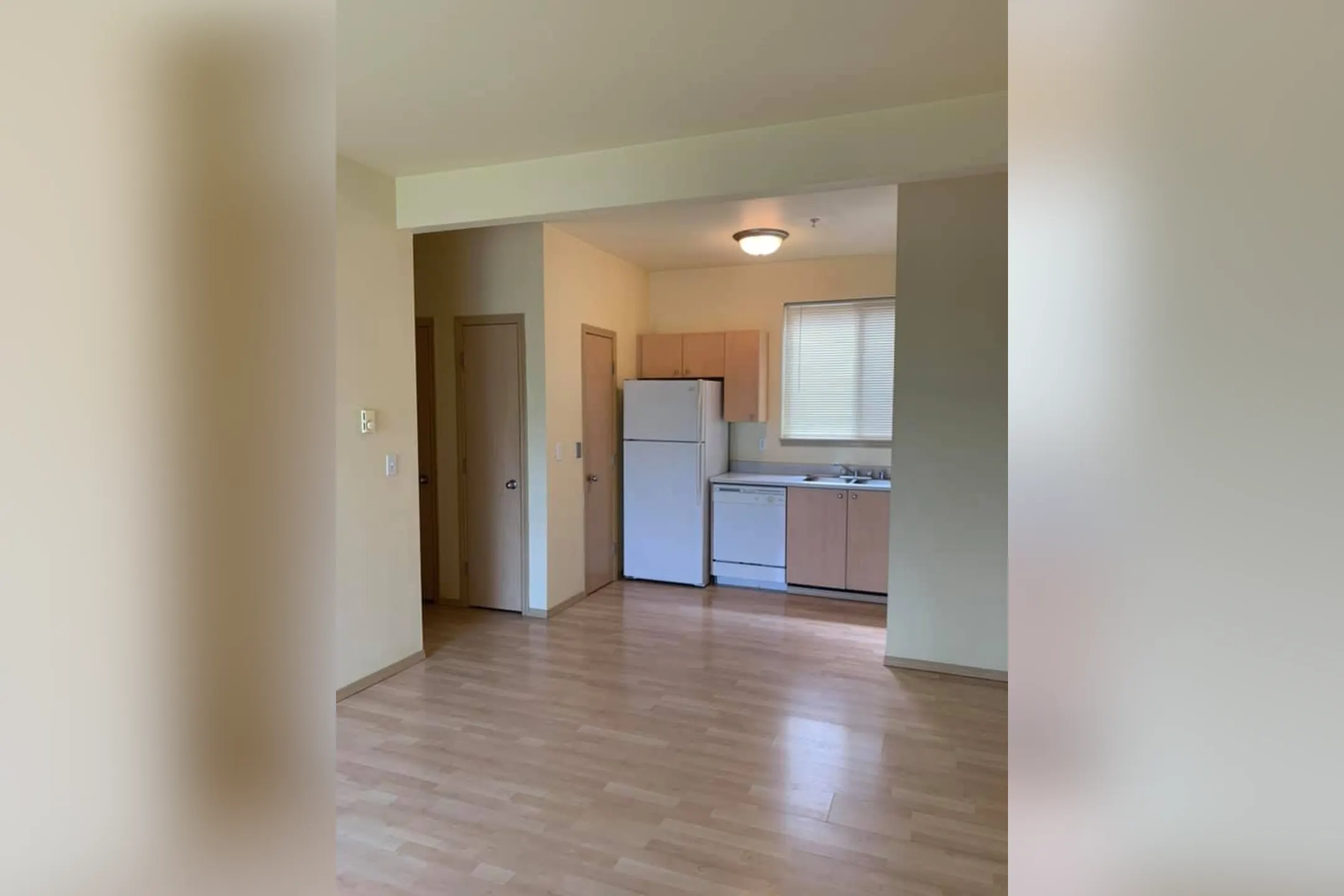 Kitchen - The Oasis Apartments - Tacoma, WA