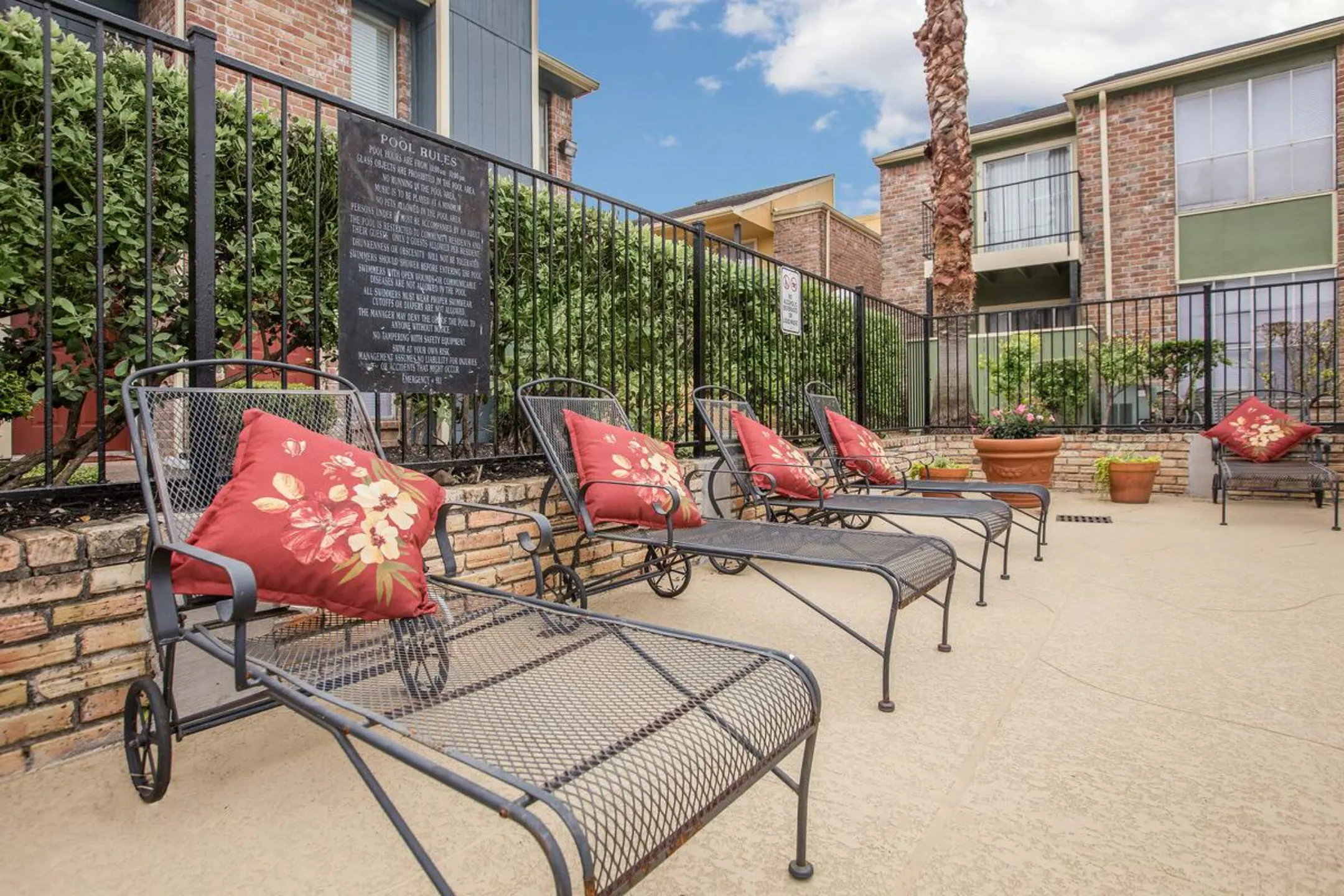 Patio / Deck - Lafayette Green Apartments & Town-Homes - Houston, TX