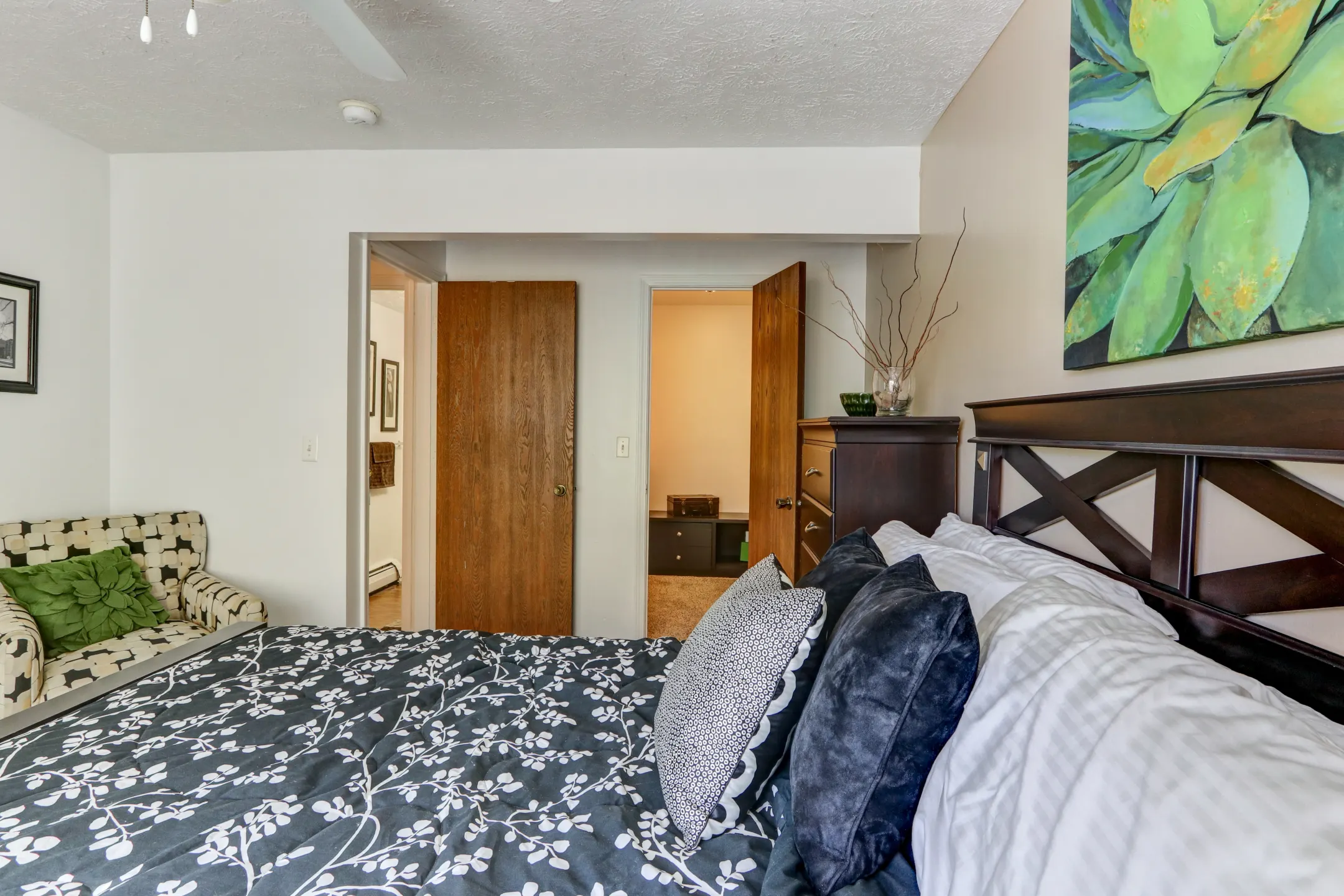 Bedroom - Homestead Apartments - East Lansing, MI