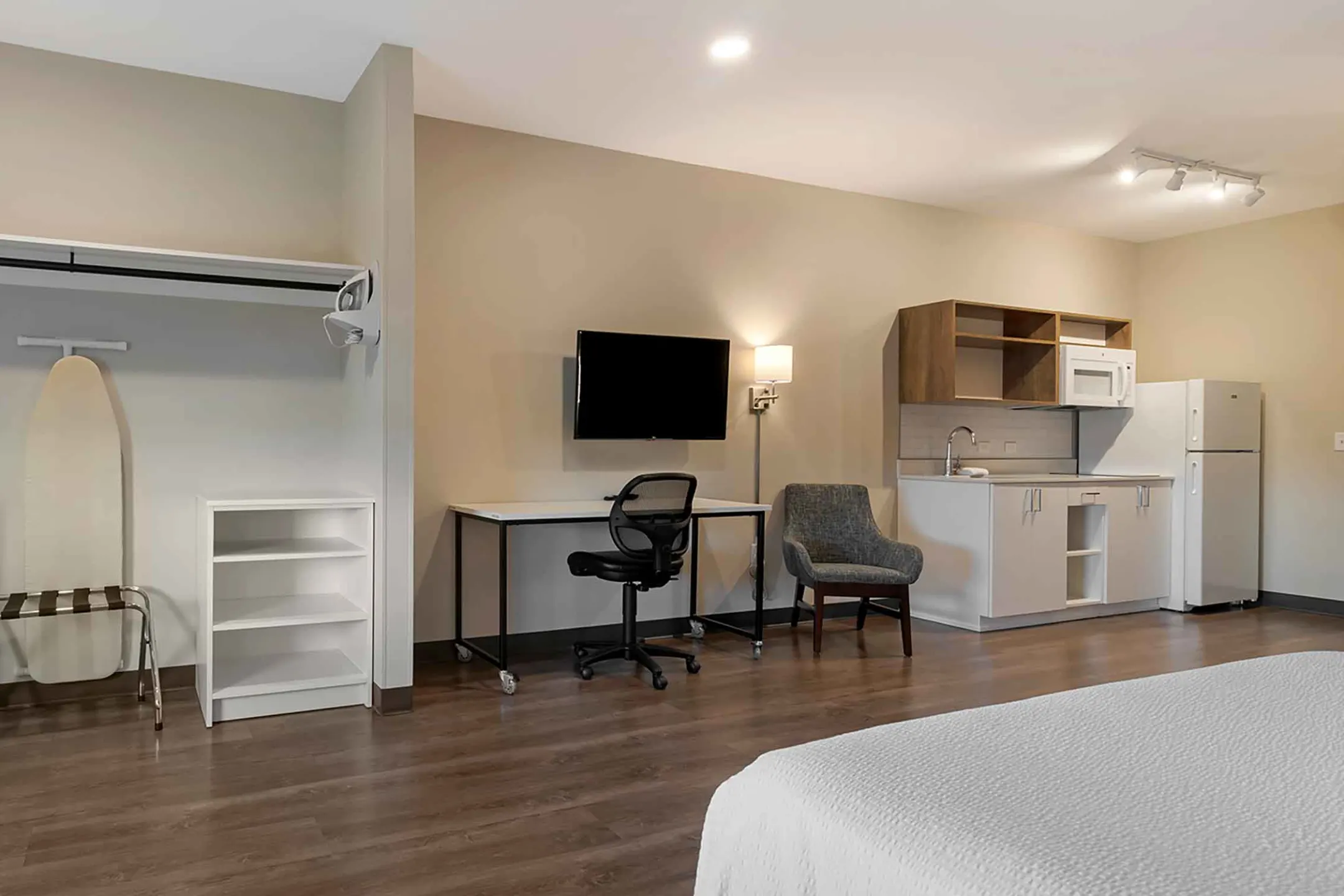 Furnished Studio Savannah Pooler, GA 500 Outlets Parkway S