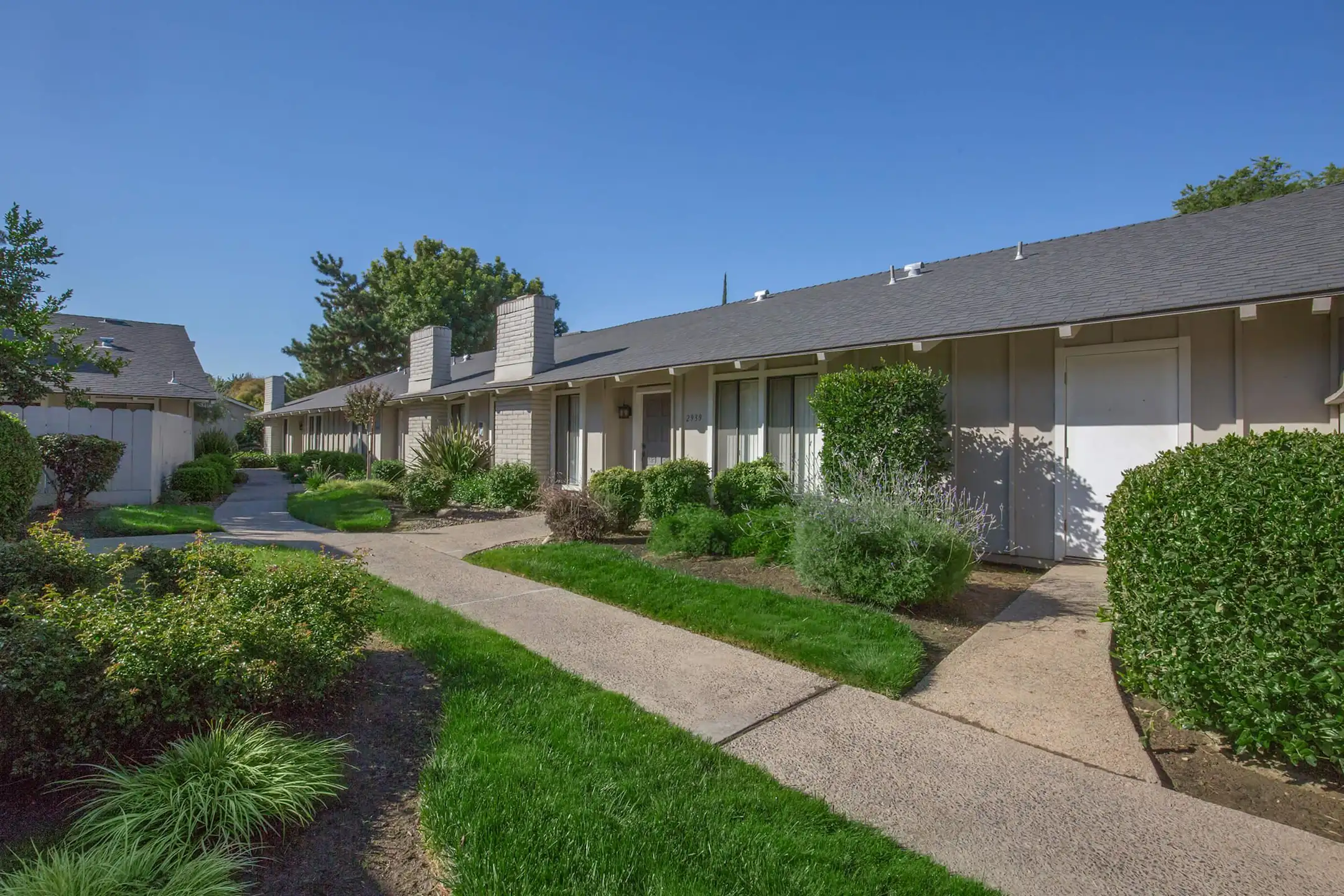 Bear Creek Manor & Terrace Apartments 2929 M St Merced, CA