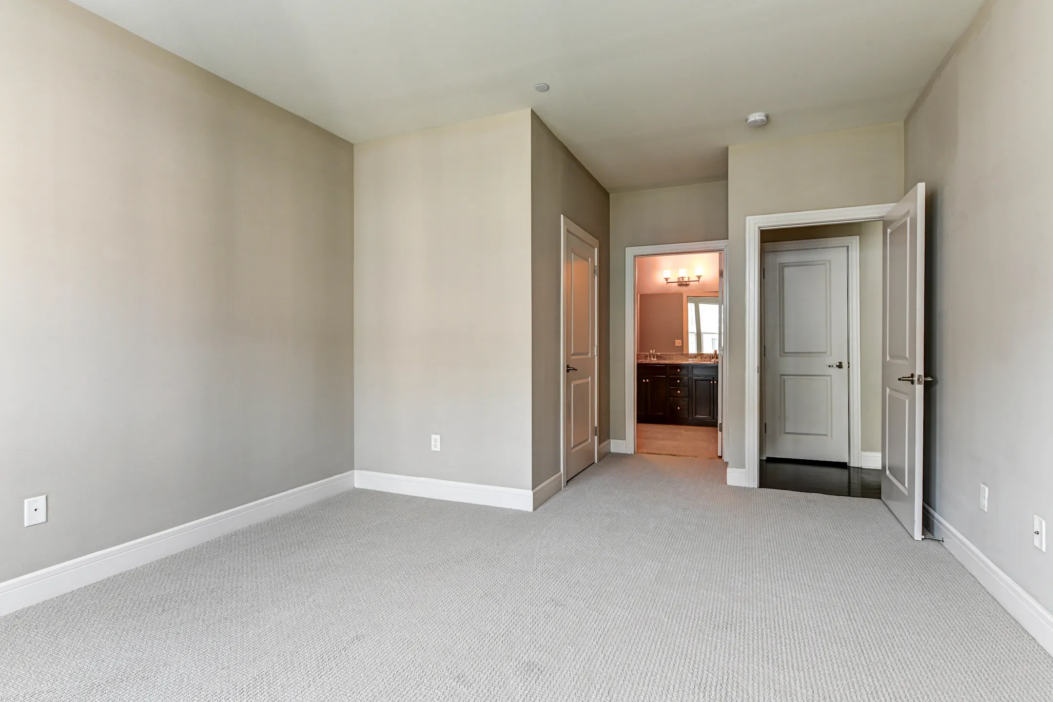 Essex Chase Apartments Glassboro, NJ 08028