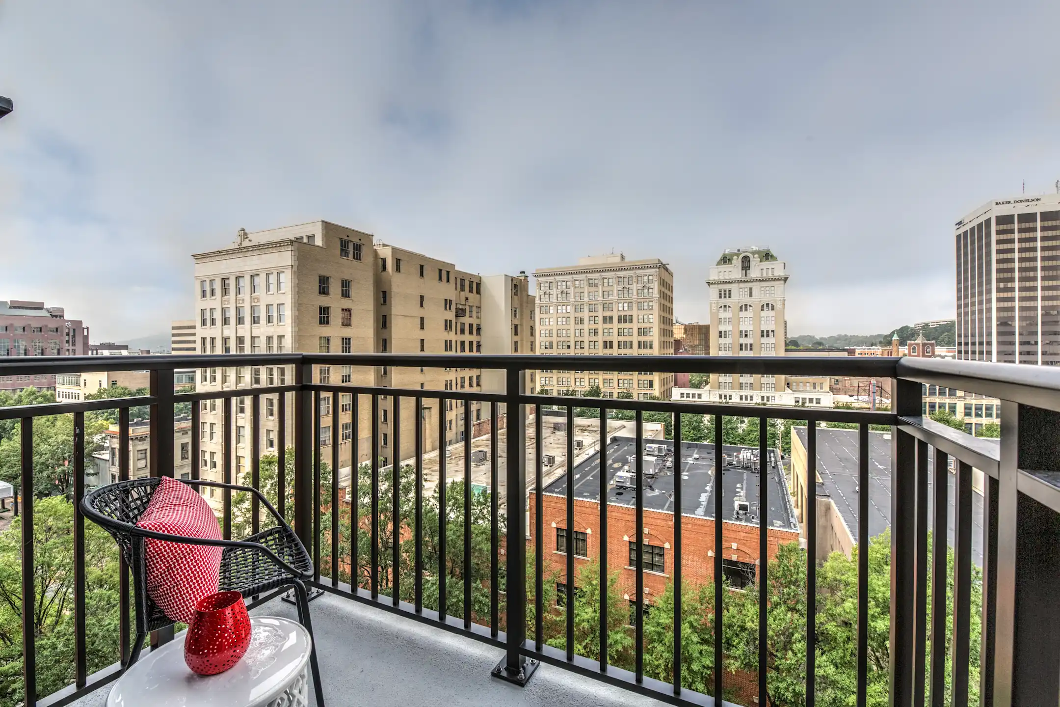 Market City Center Apartments 738 Market Street Chattanooga, TN