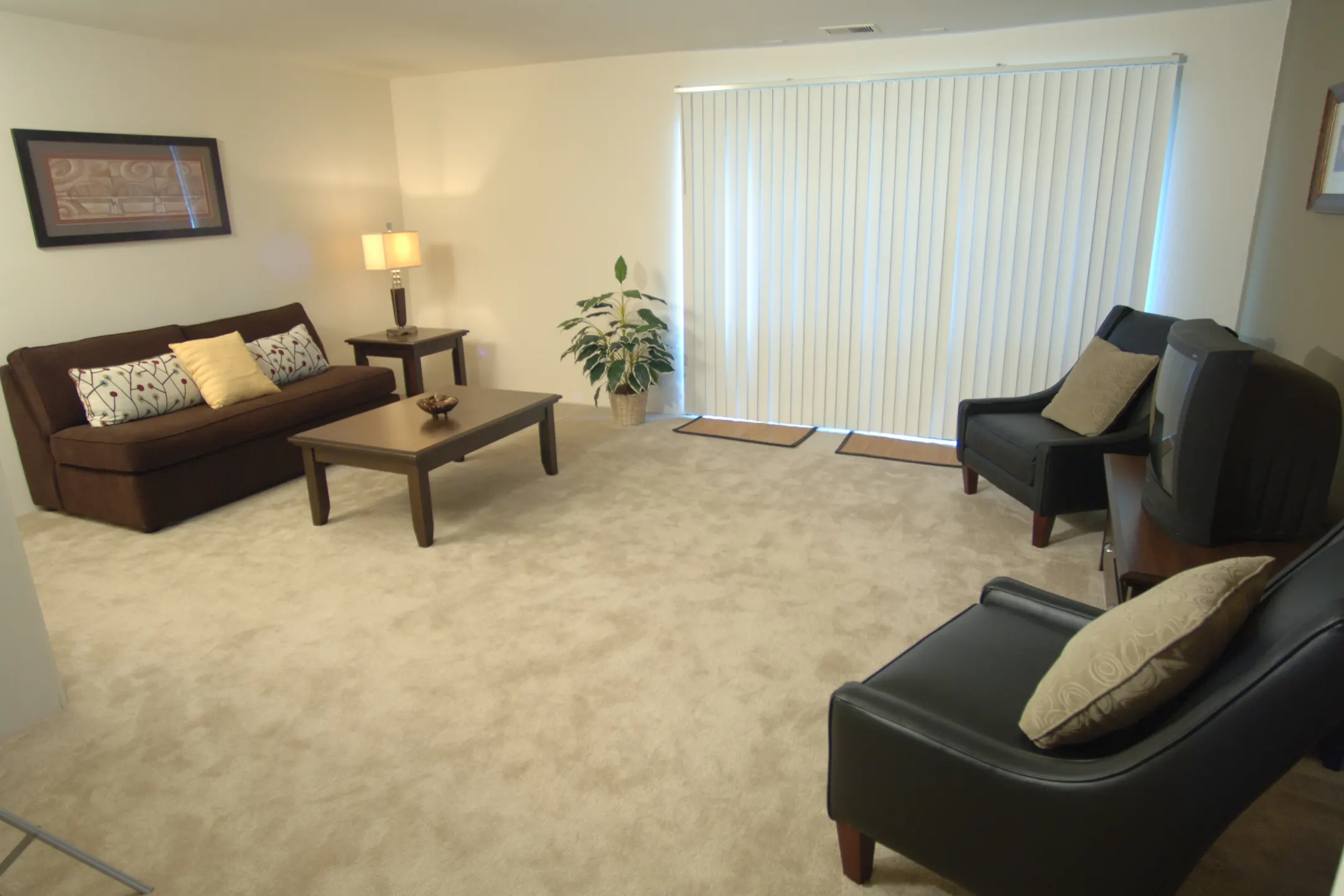 Living Room - Walnut Hills - Grand Rapids, MI