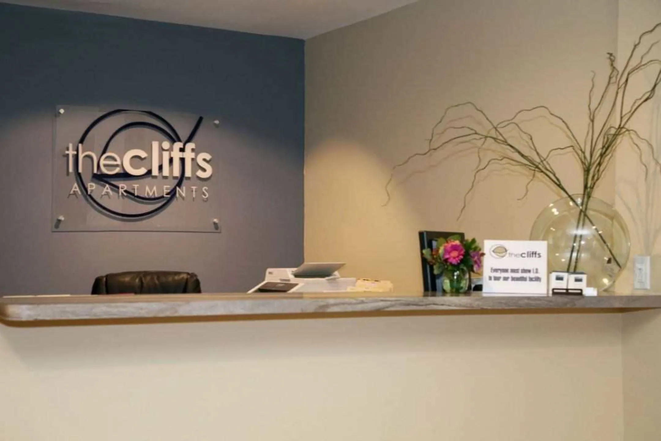 Clubhouse - The Cliffs Apartments & Dixmyth Hills - Cincinnati, OH