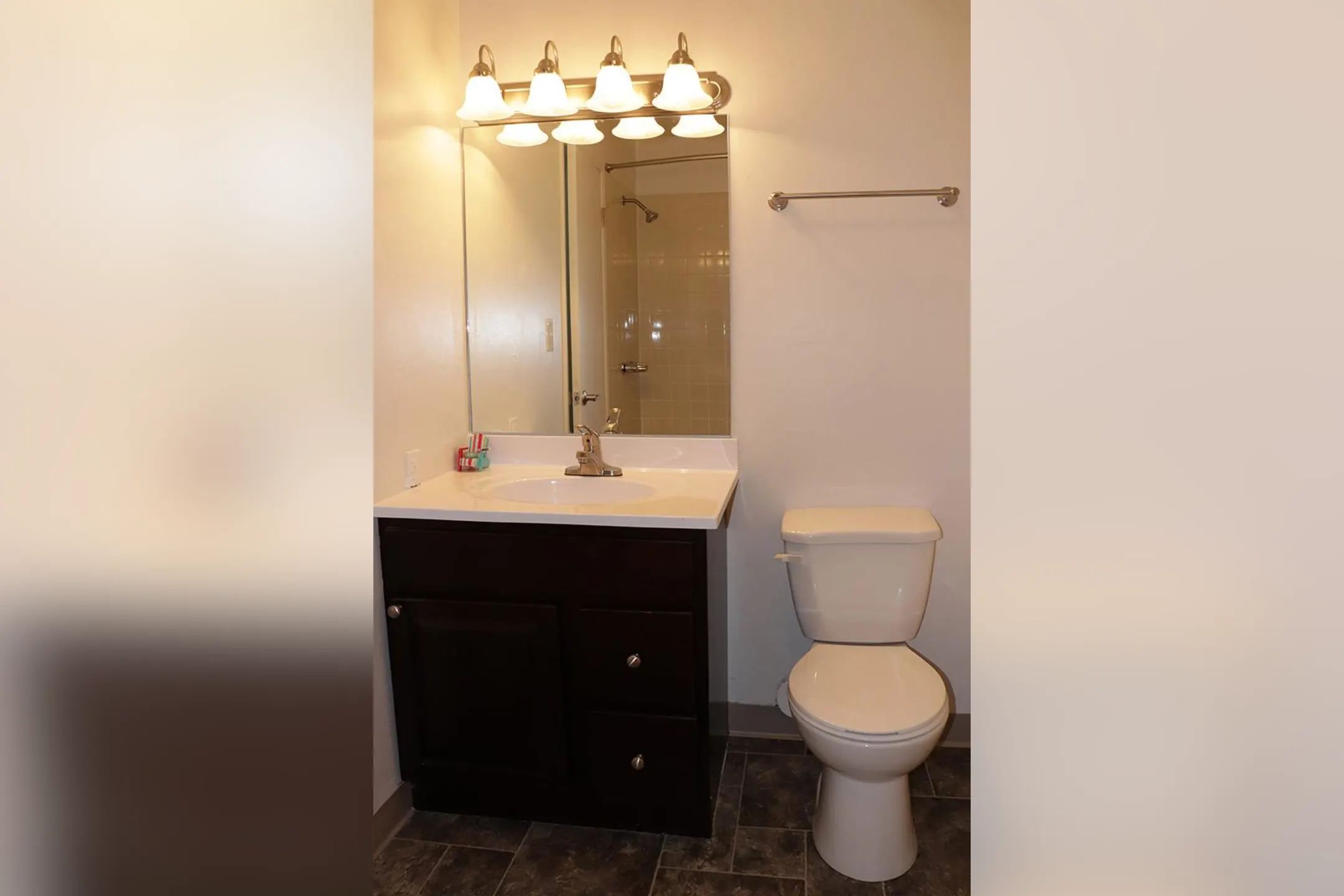 Bathroom - Parktowne Townhomes - East Stroudsburg, PA