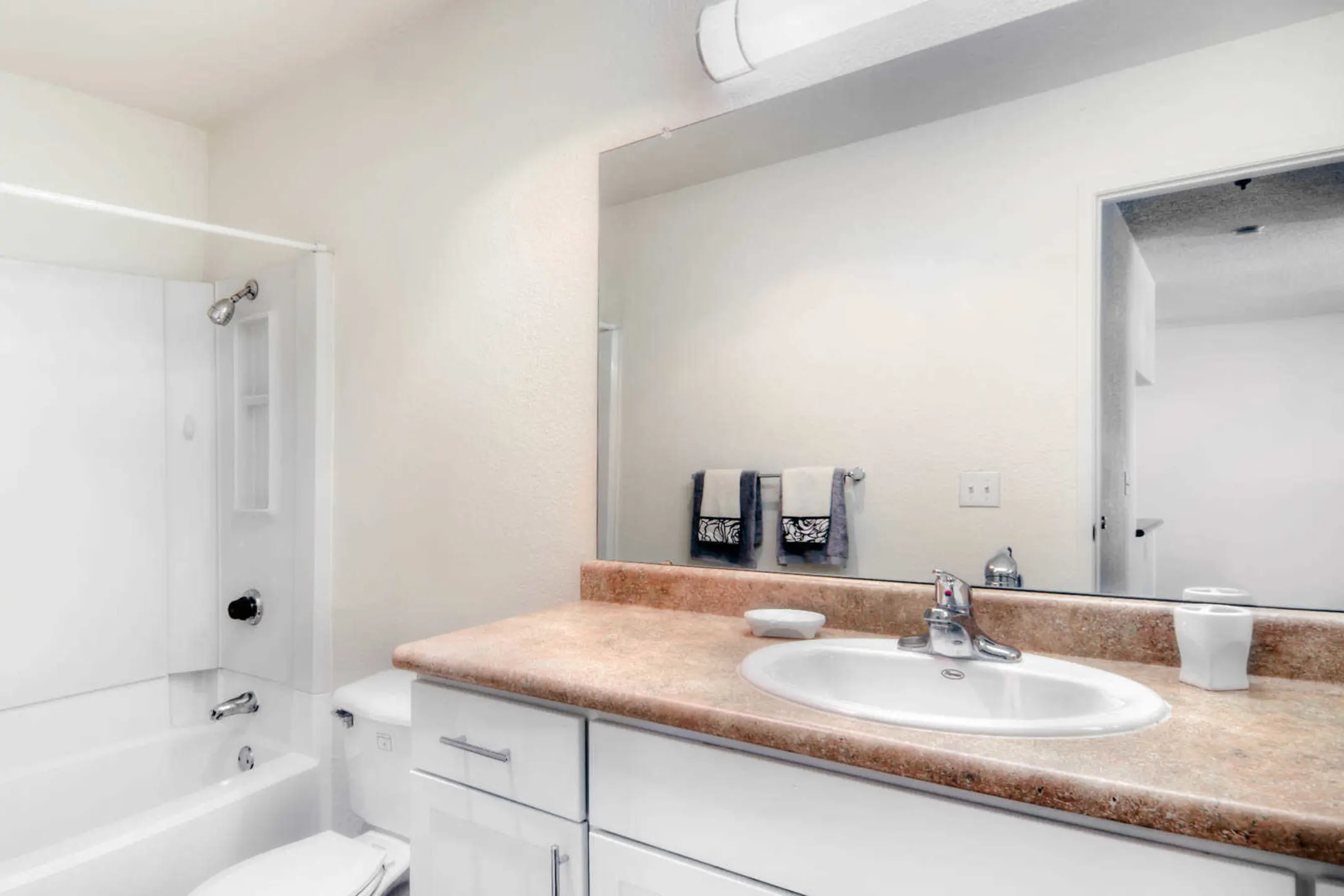 Woodleaf Apartments Campbell, CA 95008