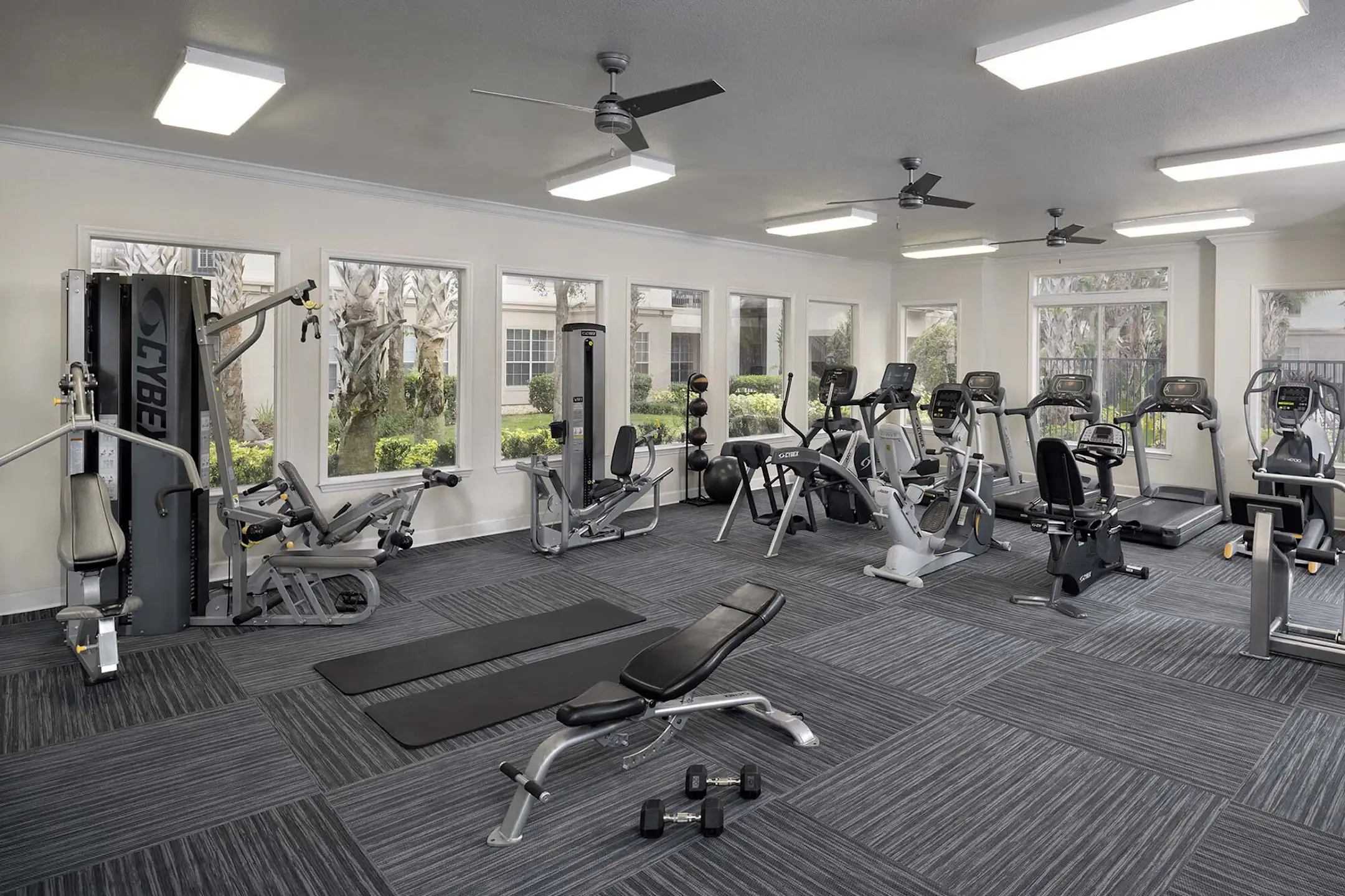 Fitness Weight Room - Camden Lago Vista - Orlando, FL