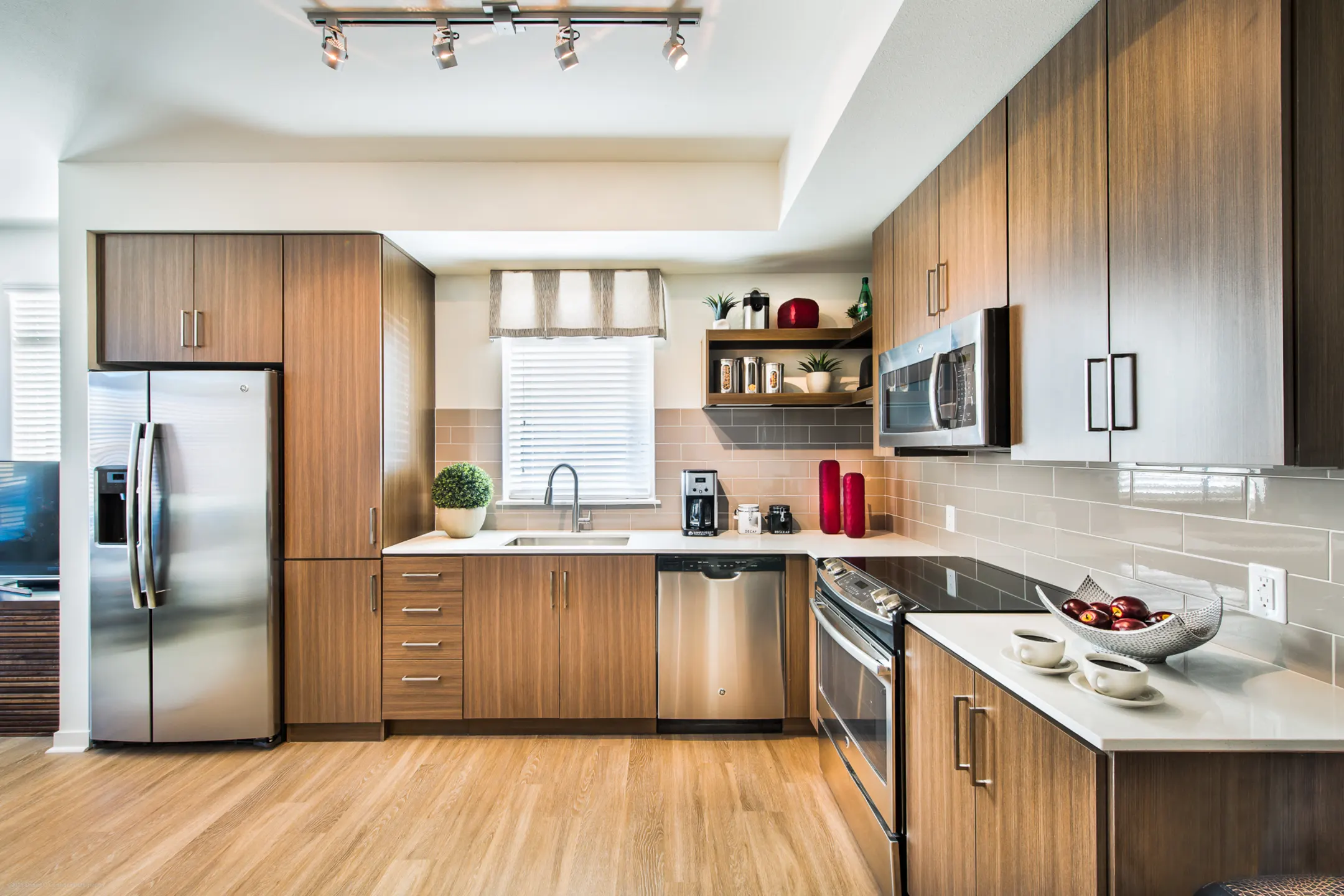 Kitchen - 8000 Uptown - Broomfield, CO
