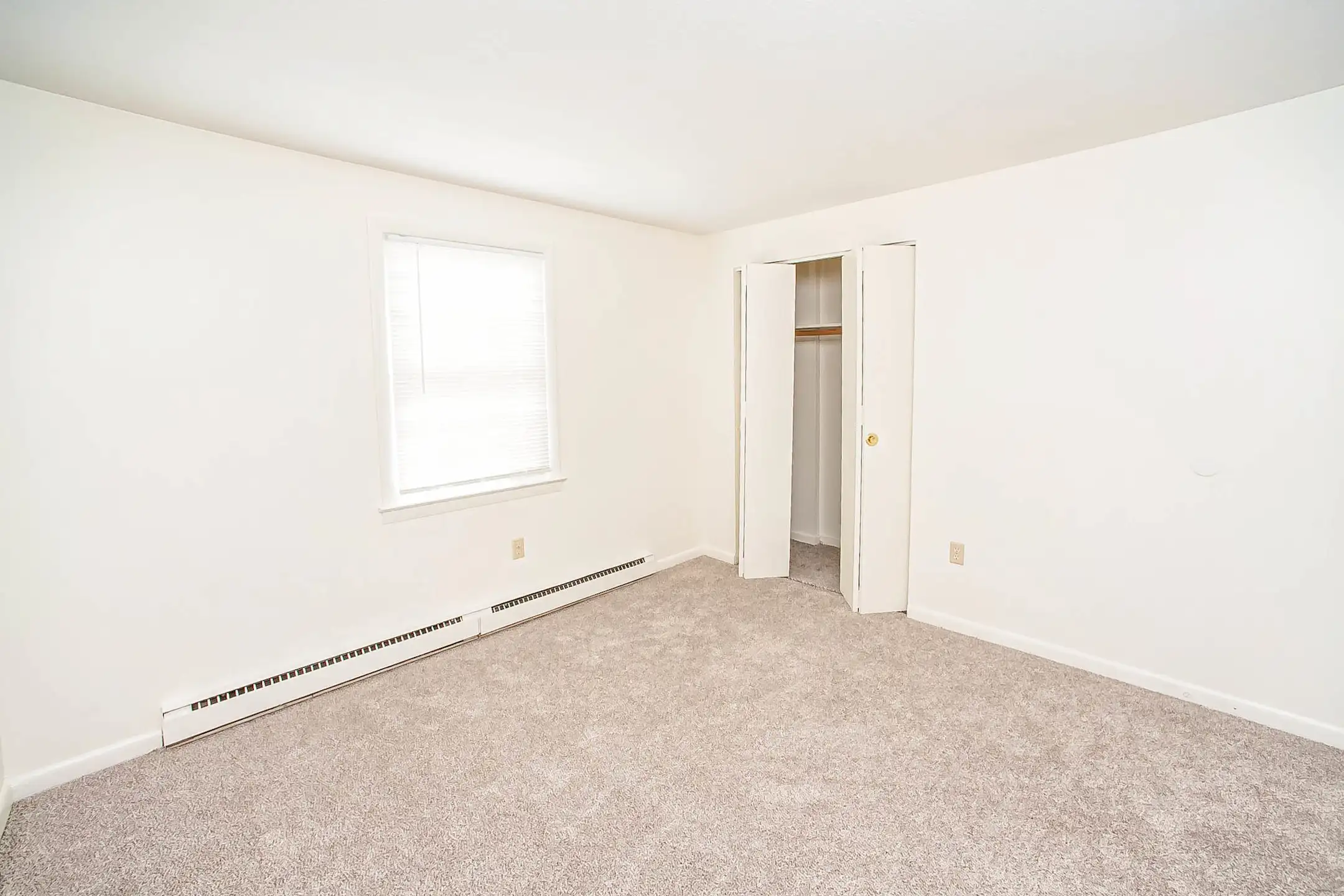 Ashley Arms Apartments West Springfield, MA 01089