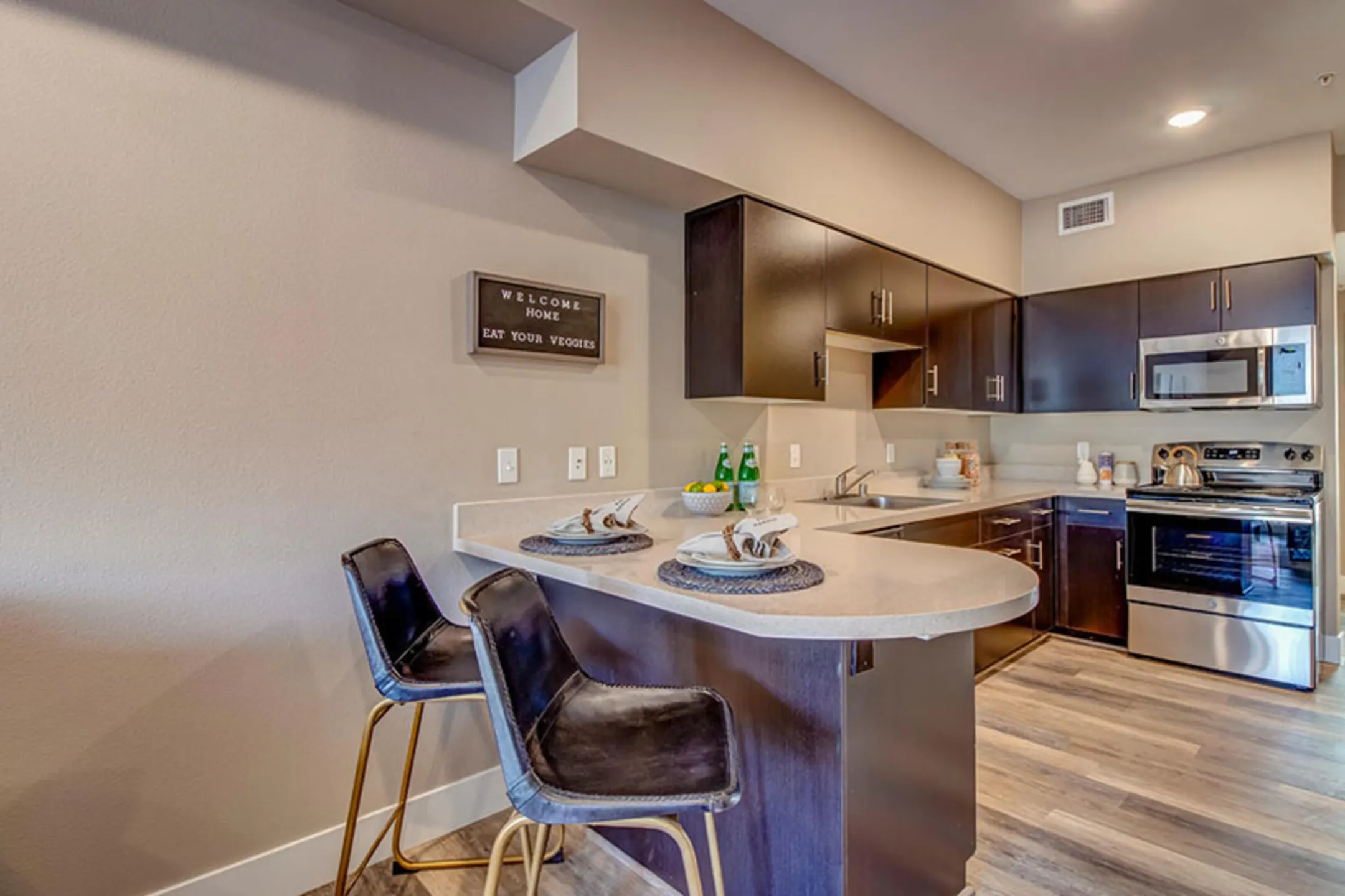 Kitchen - Riverside Park Apartments - Reno, NV