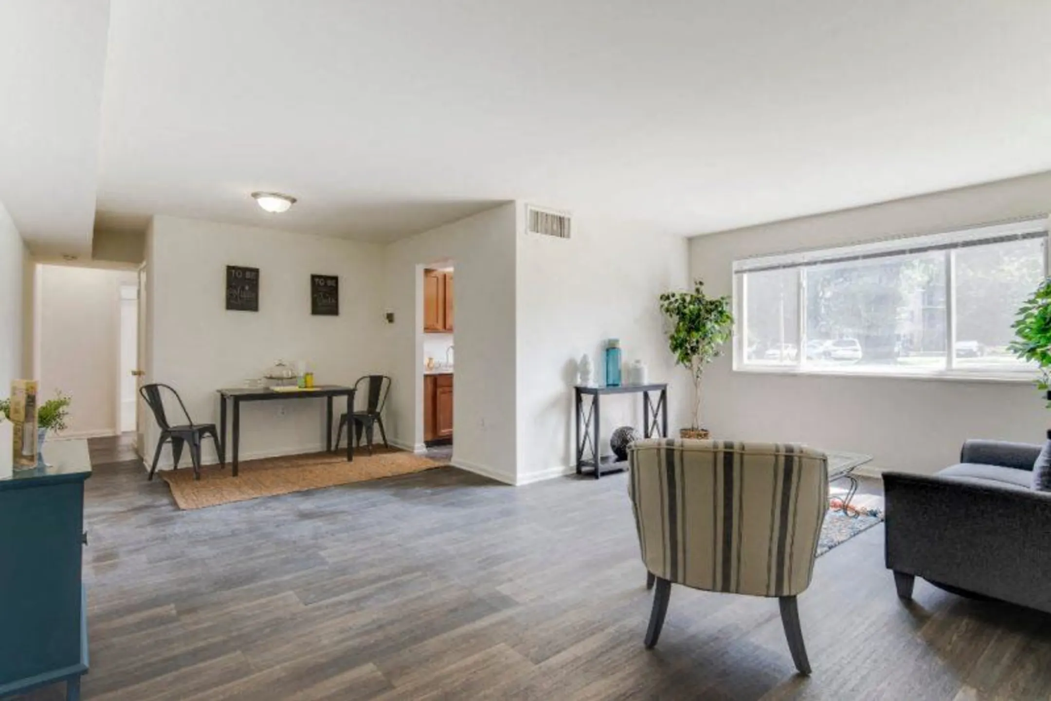 Living Room - Fairmont Gardens Apartments - Annandale, VA