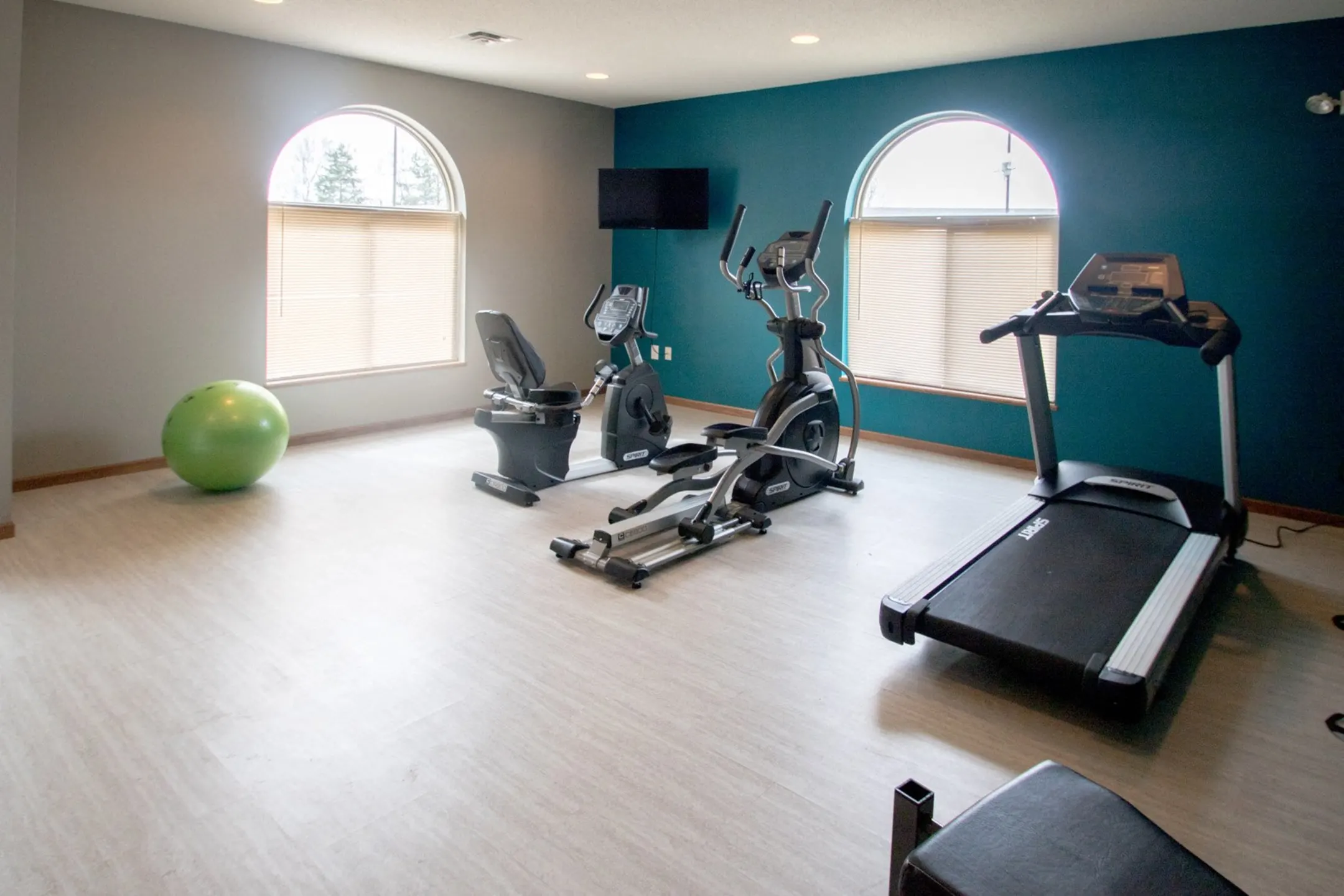 Fitness Weight Room - Marshall Apartments - Lincoln, NE