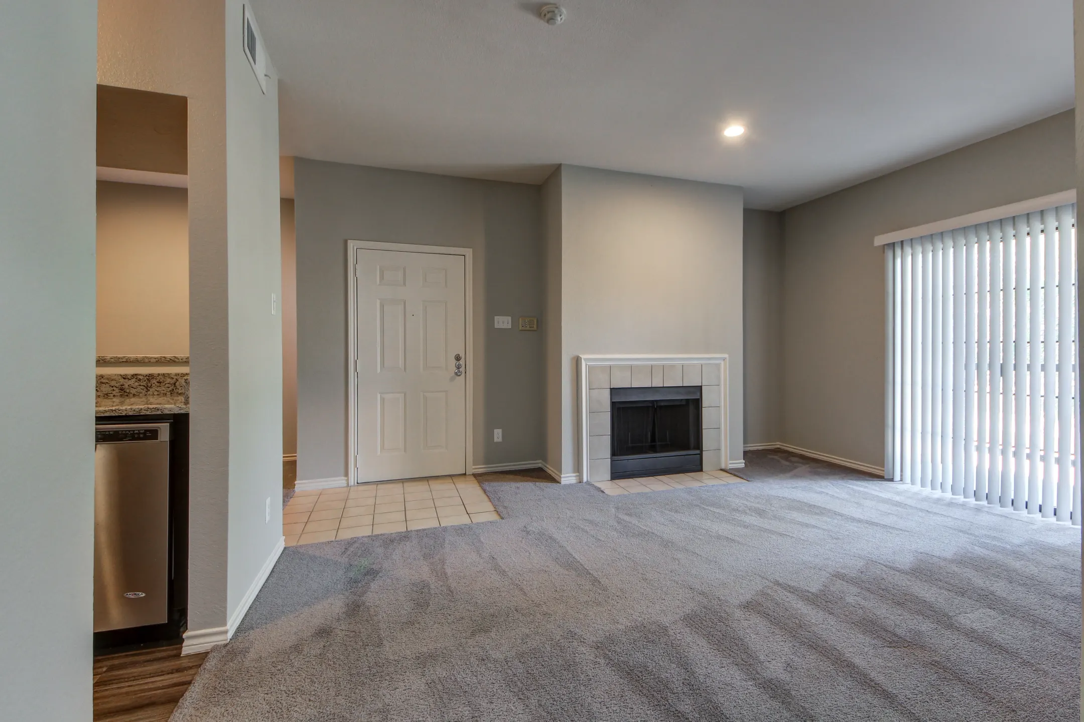 Oaks Hackberry Creek Apartments Irving, TX 75039