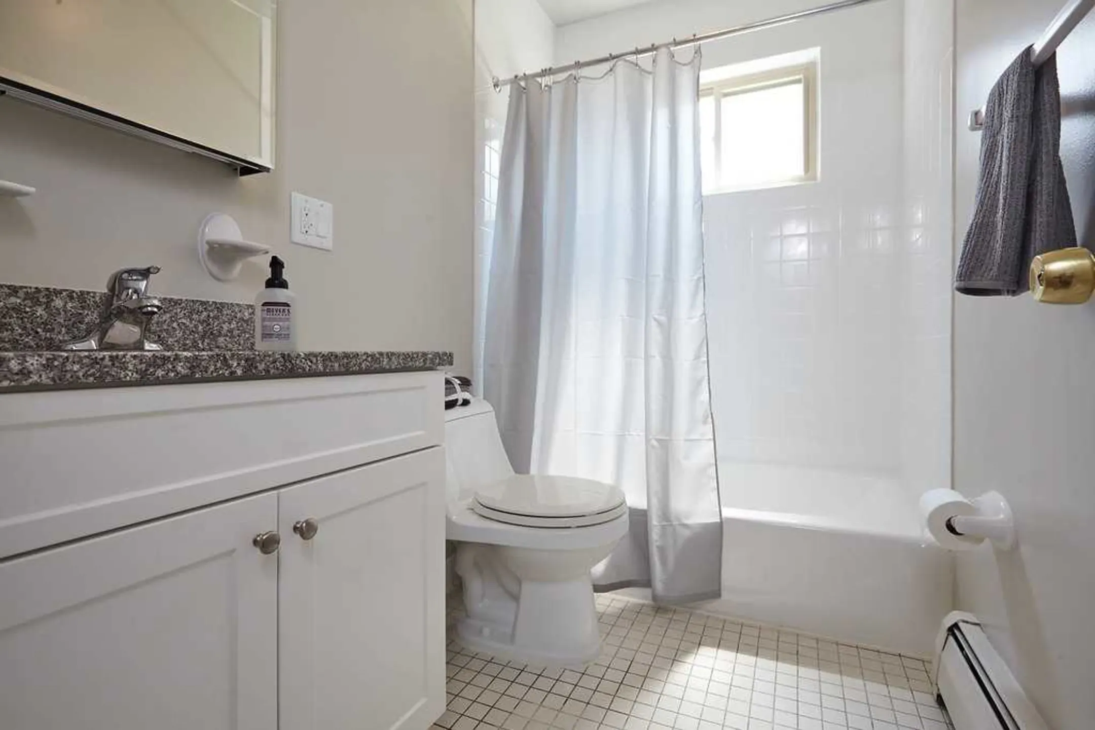 Bathroom - Dutchess Apartments - Poughkeepsie, NY