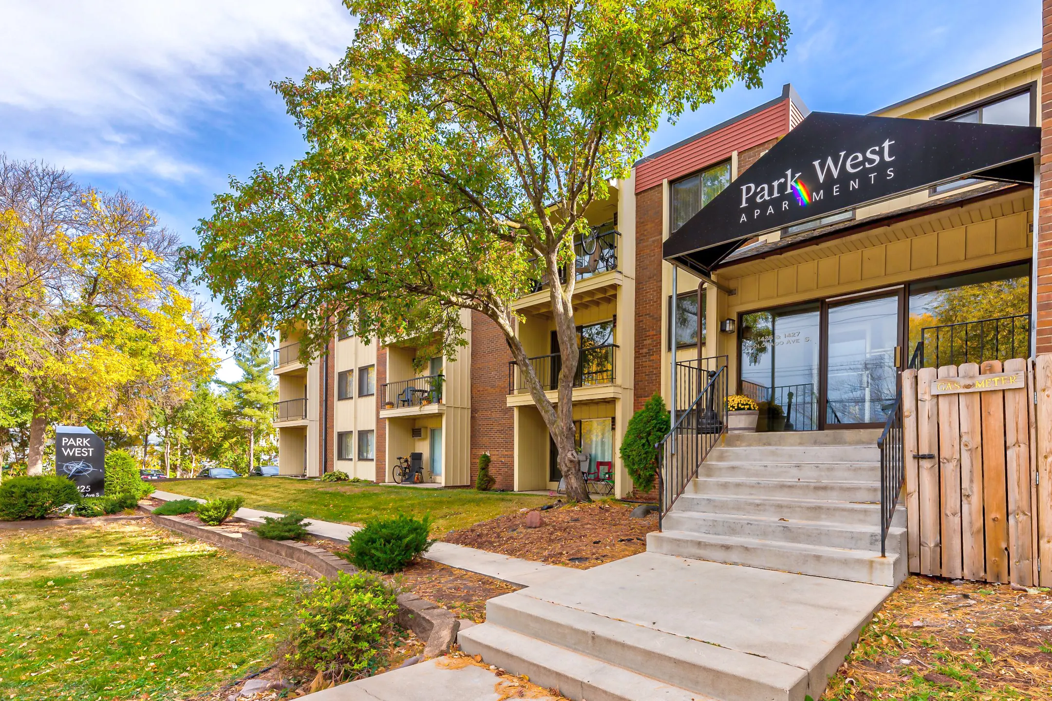 Park West Apartments - 1425 Colorado Ave S | Saint Louis Park, MN 