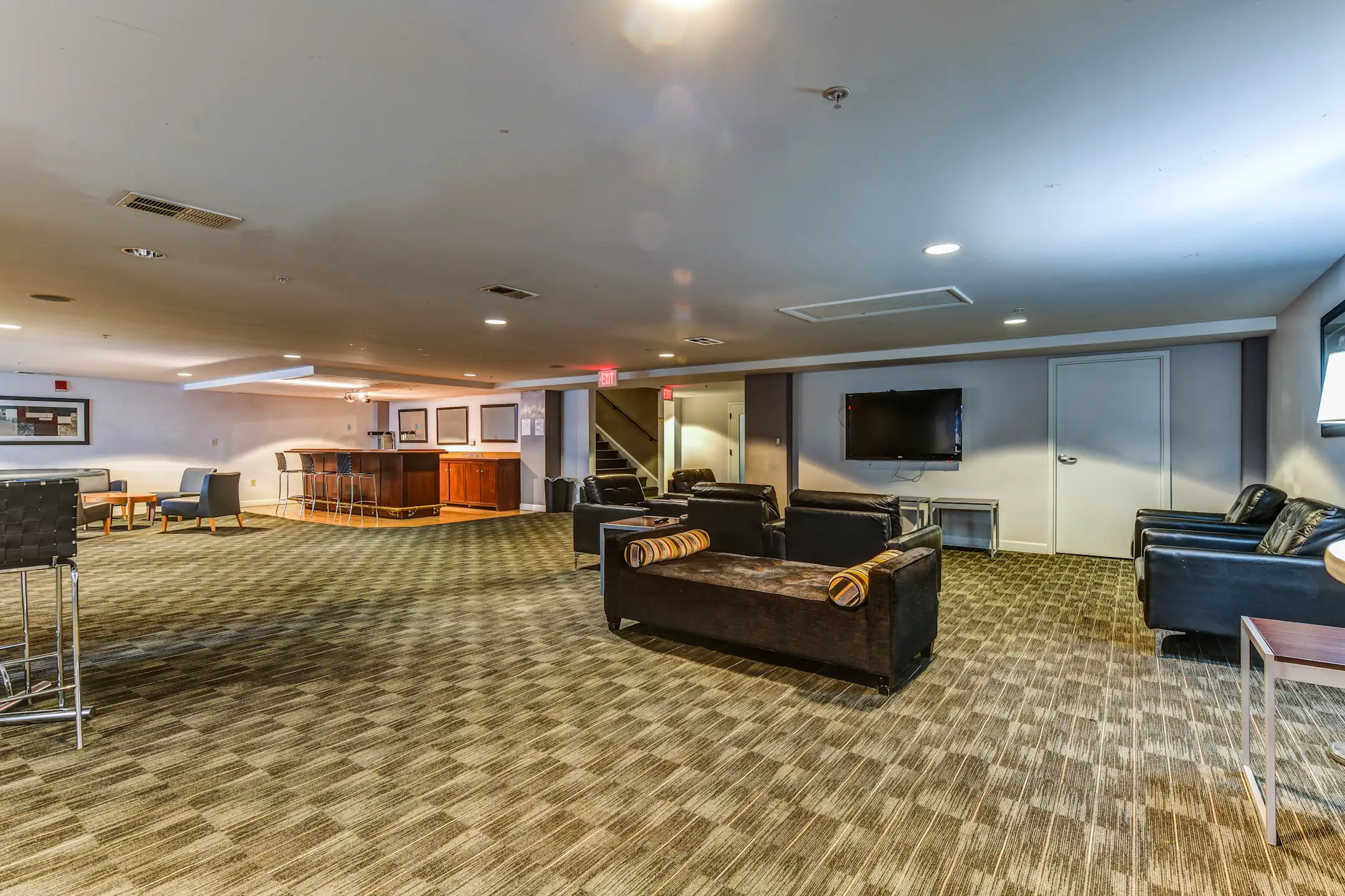 Living Room - The Centerpoint - Baltimore, MD