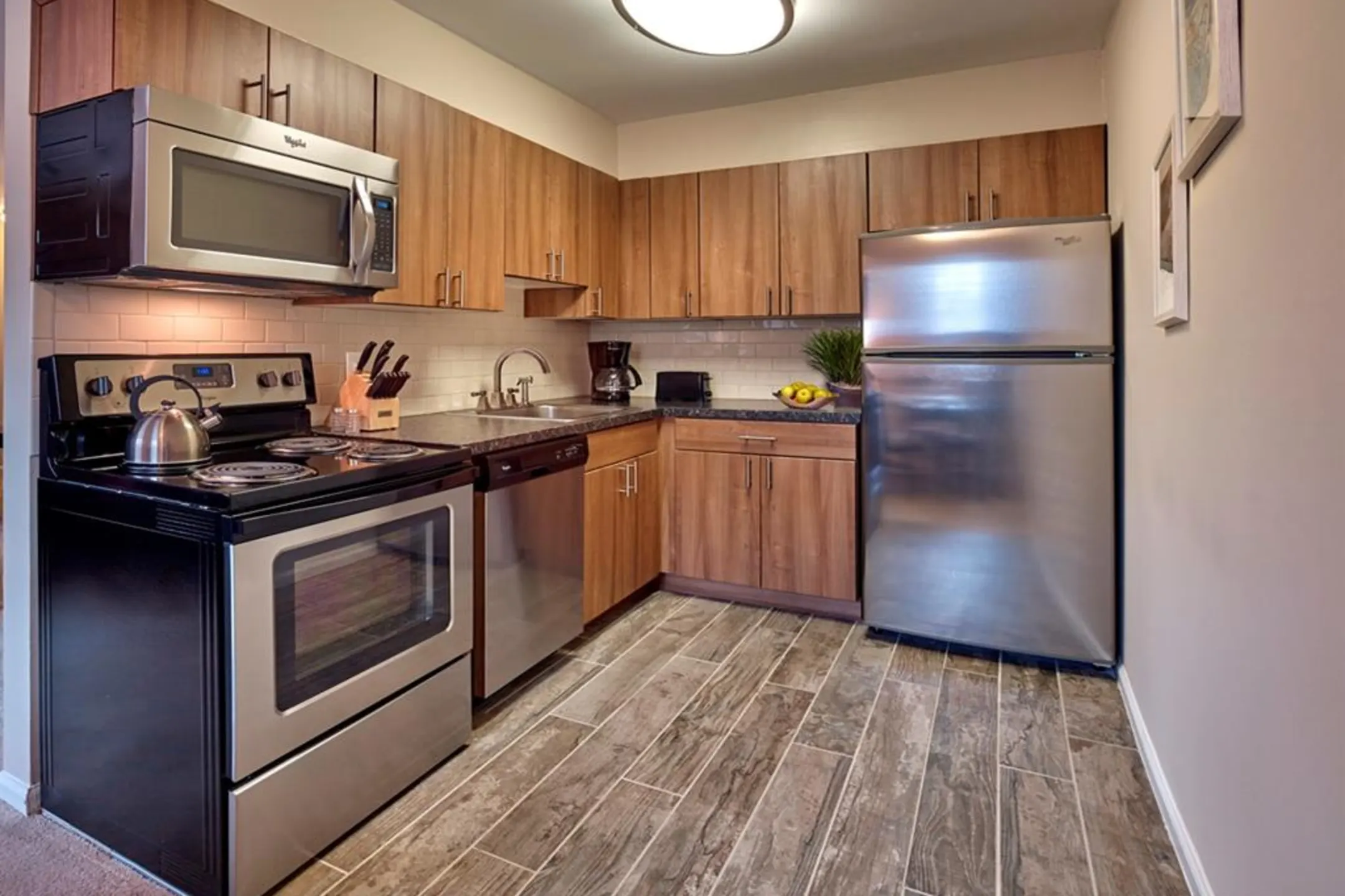 Village Square Apartments 422 Main St Harleysville, PA Apartments