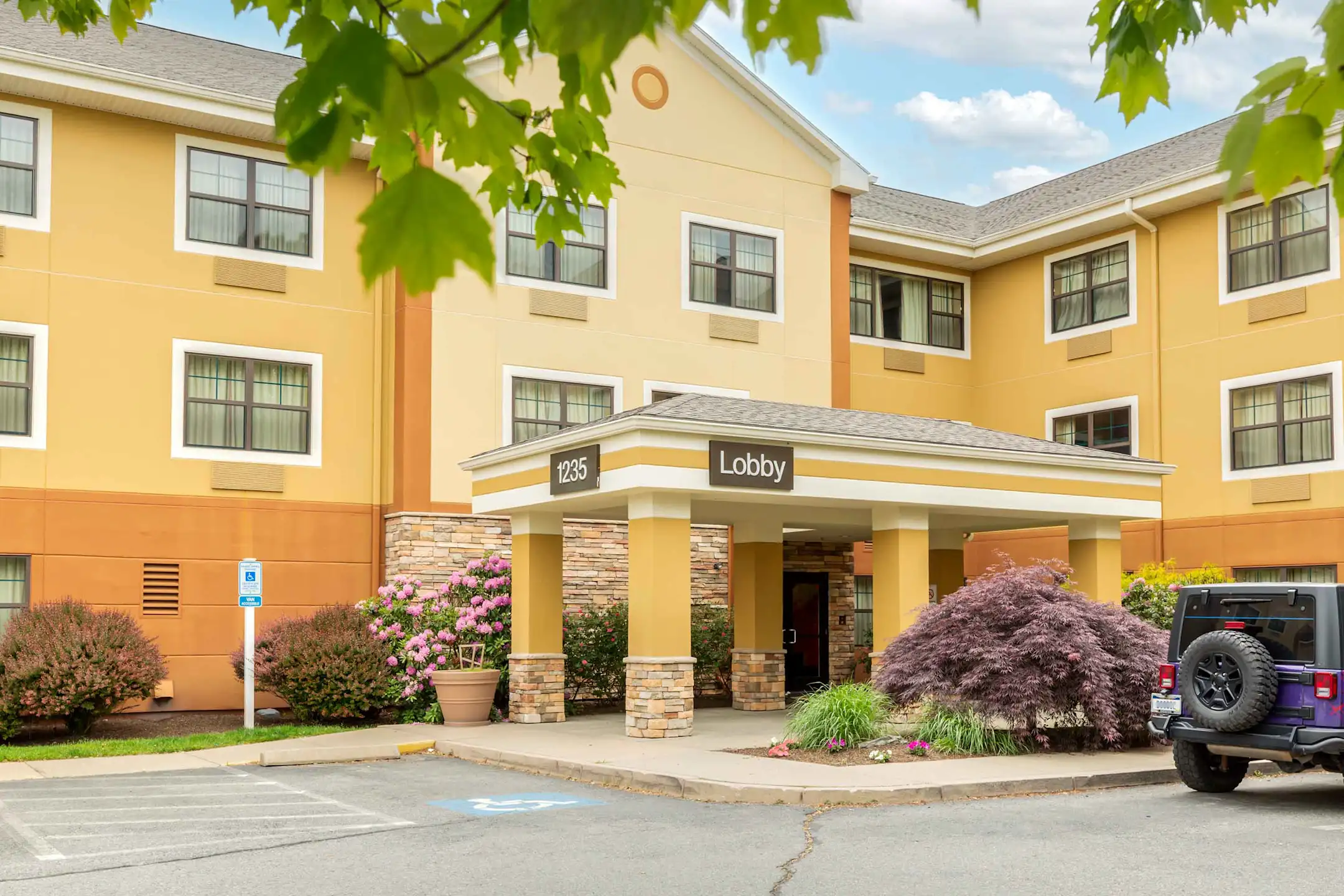 Furnished Studio Providence West Warwick Apartments West Warwick, RI 02893