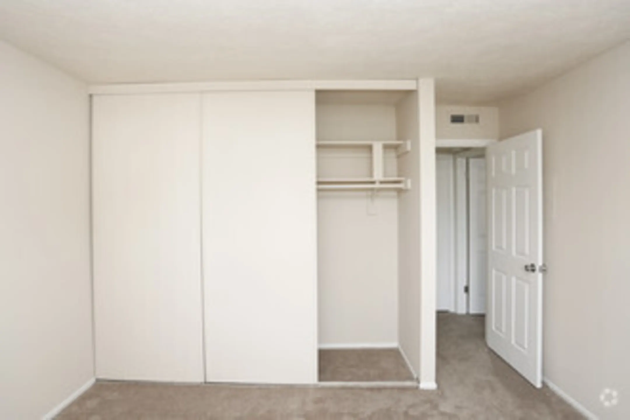 Castleton Manor 5850 Laketon Dr Indianapolis, IN Apartments for