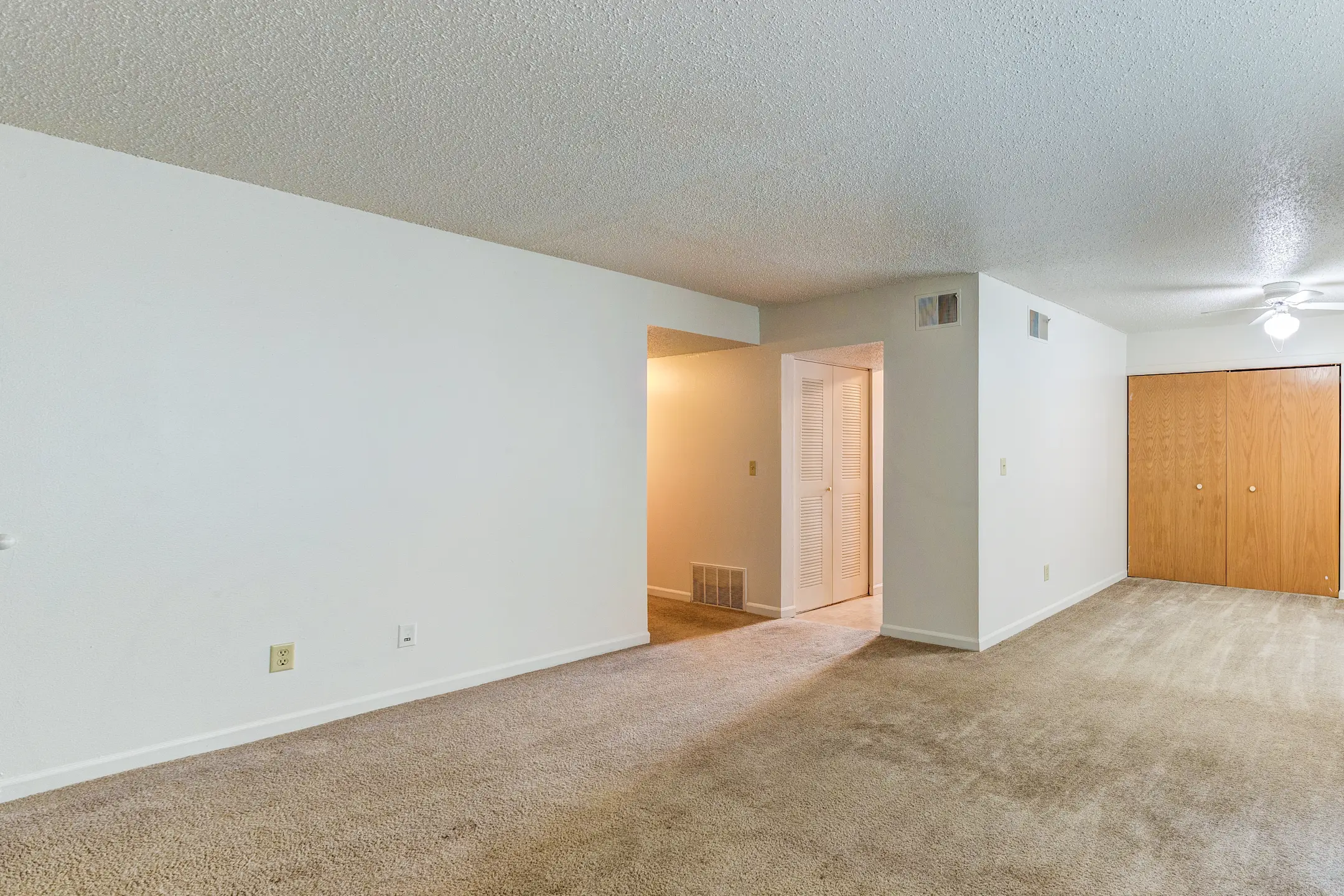 Emerald Court Apartments 535 Emerald St Iowa City, IA Apartments