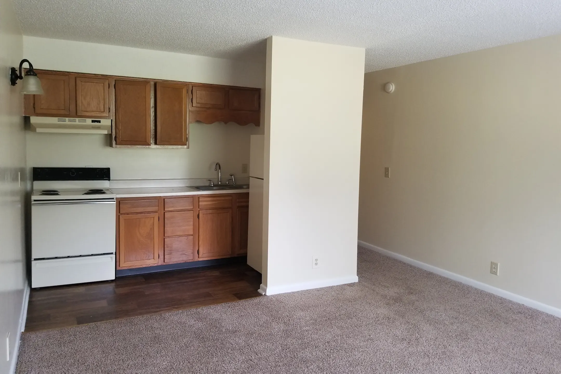 East Lake Apartments 256 Stewarts Ferry Pike Nashville, TN