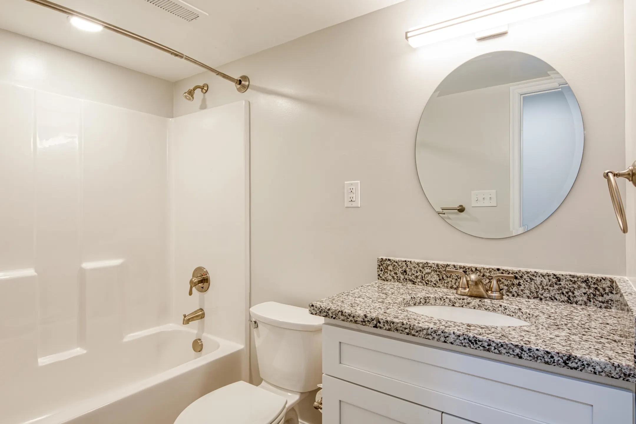 Holly Point Apartments Chesapeake, VA 23325