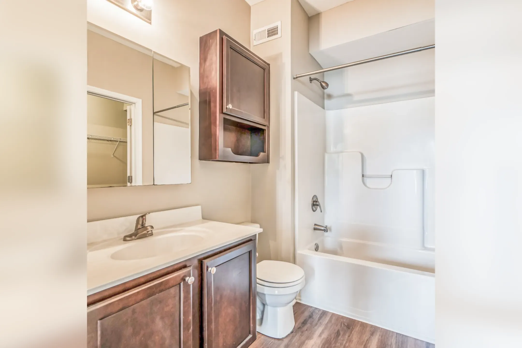 Edgewood on Madison Apartments Indianapolis, IN 46227