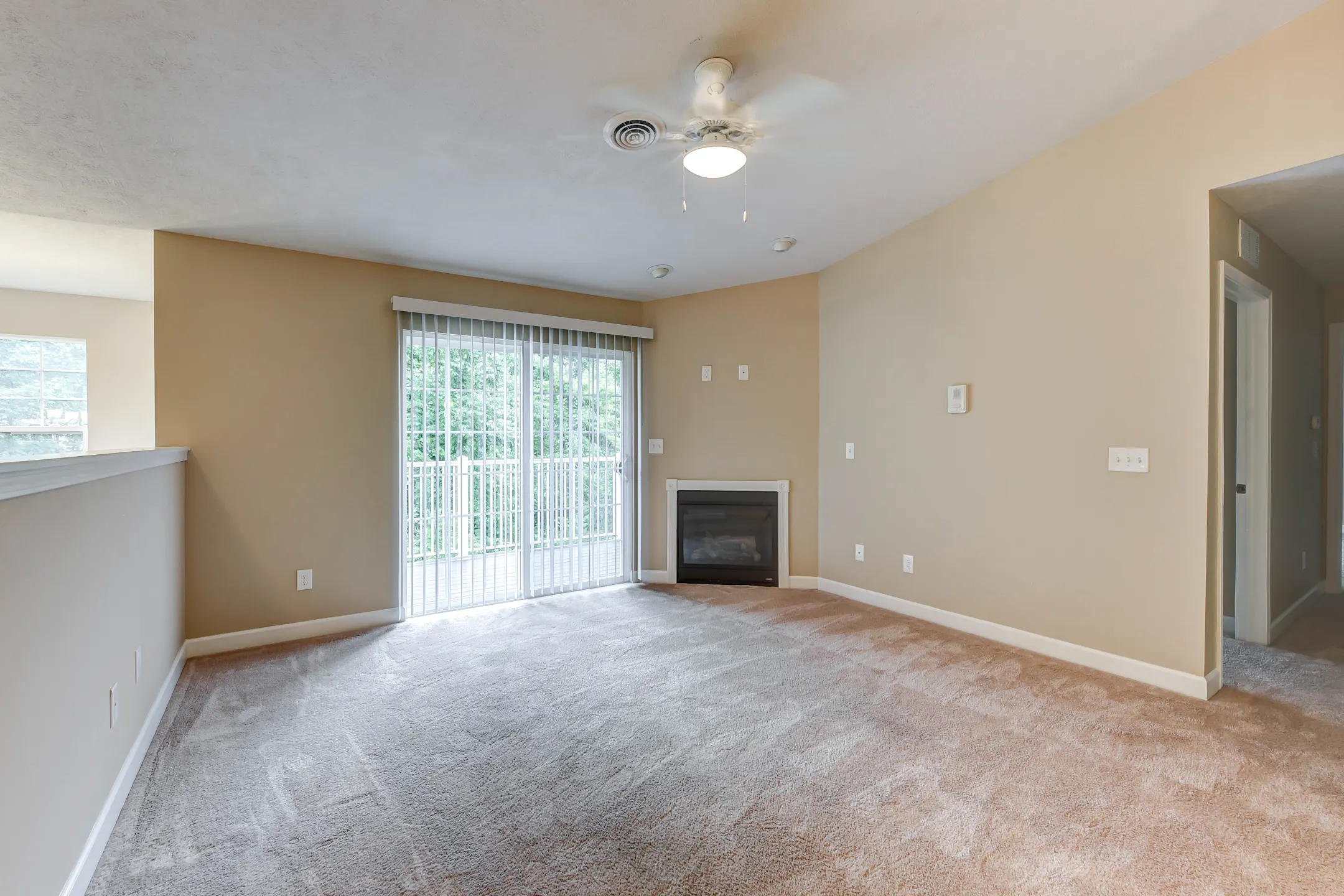 Living Room - The Villas of Fox Hollow - Brunswick, OH