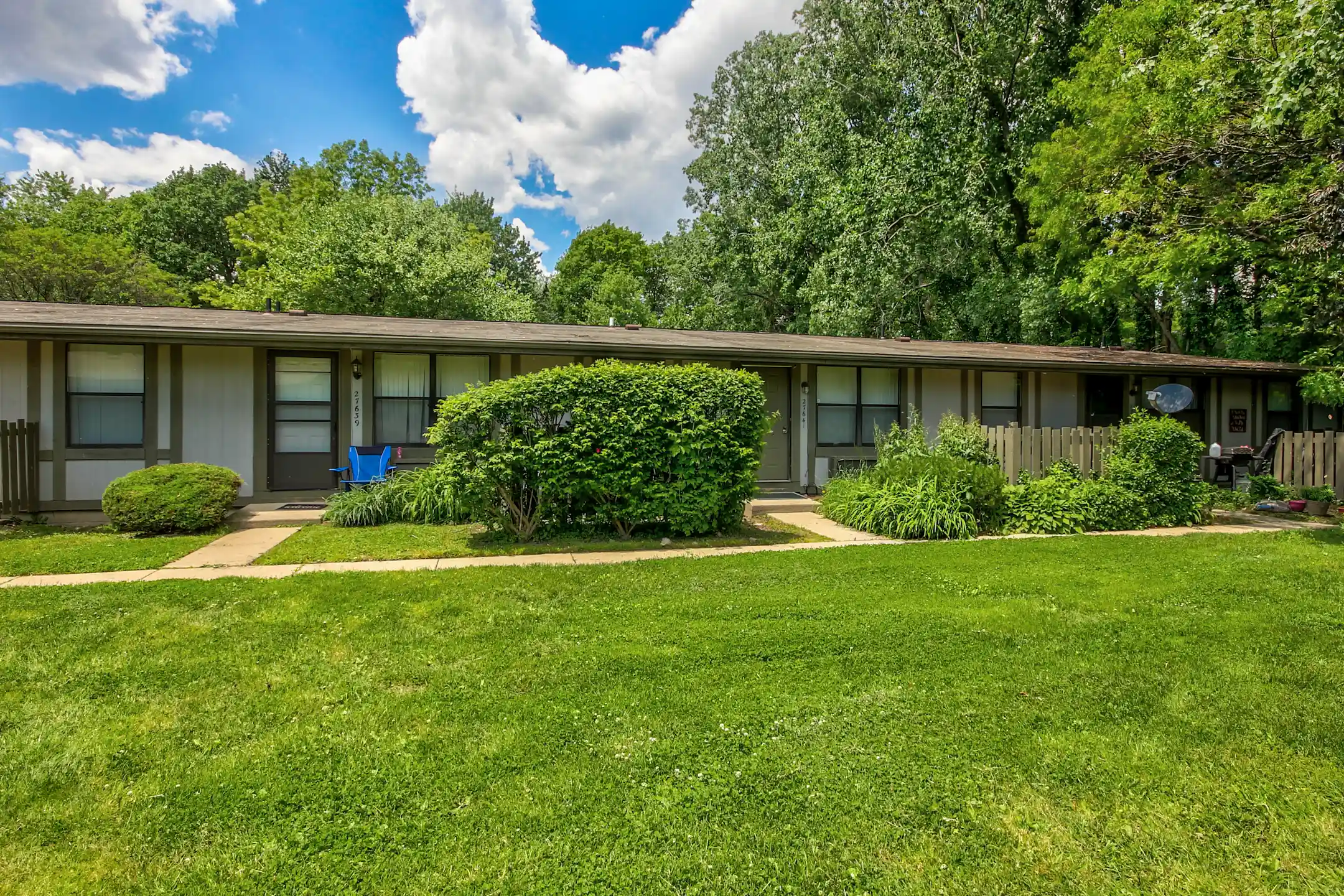 Willowood Apartments Apartments Harrison Township, MI 48045