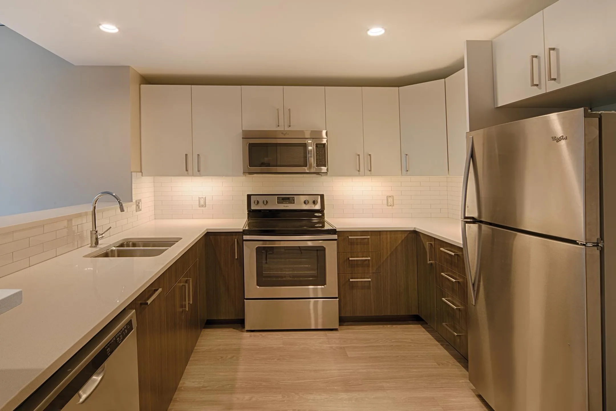 Kitchen - Vivo Apartment Homes - Cambridge, MA