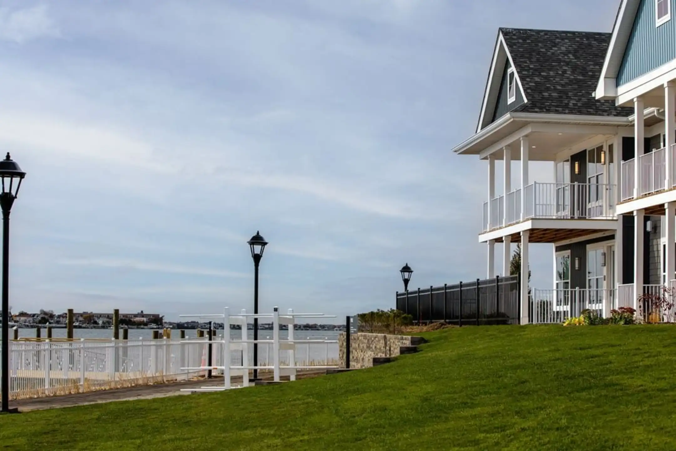 Avalon Harbor Isle Apartments Island Park, NY 11558