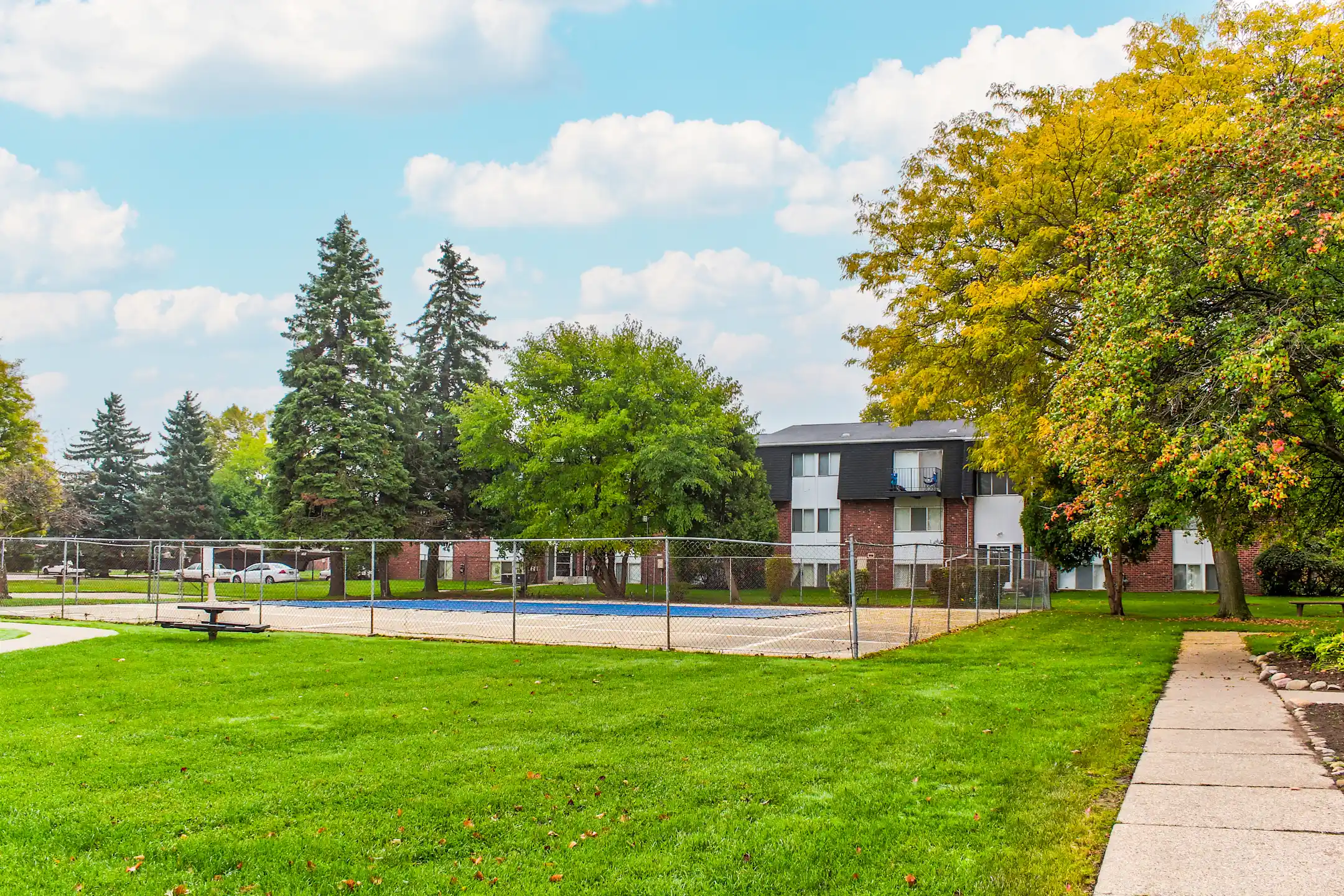 The Arbors Apartments 24120 Denise Blvd Clinton Township, MI