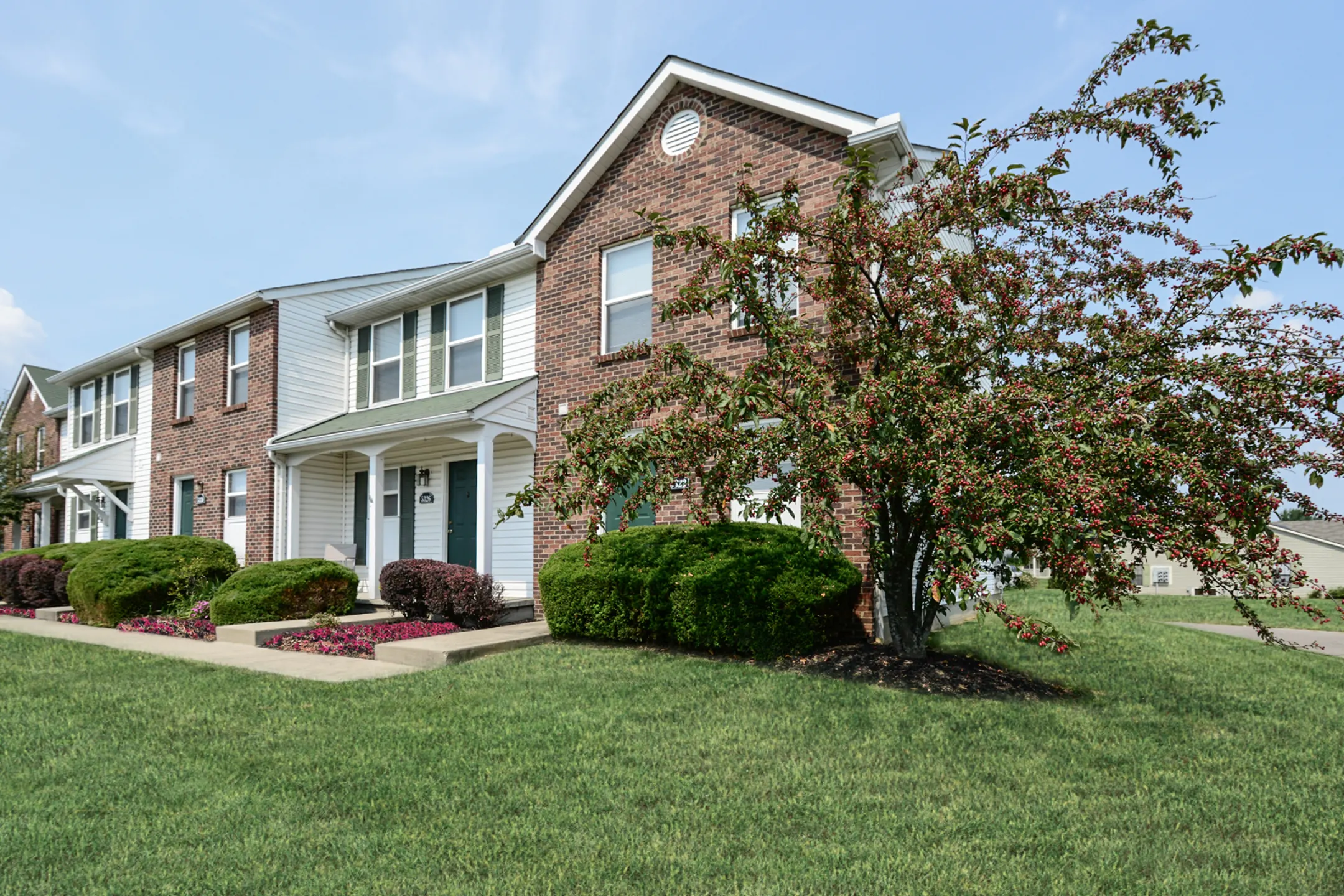 Building - Creekside Townhomes / Cherryhill - Columbus, OH