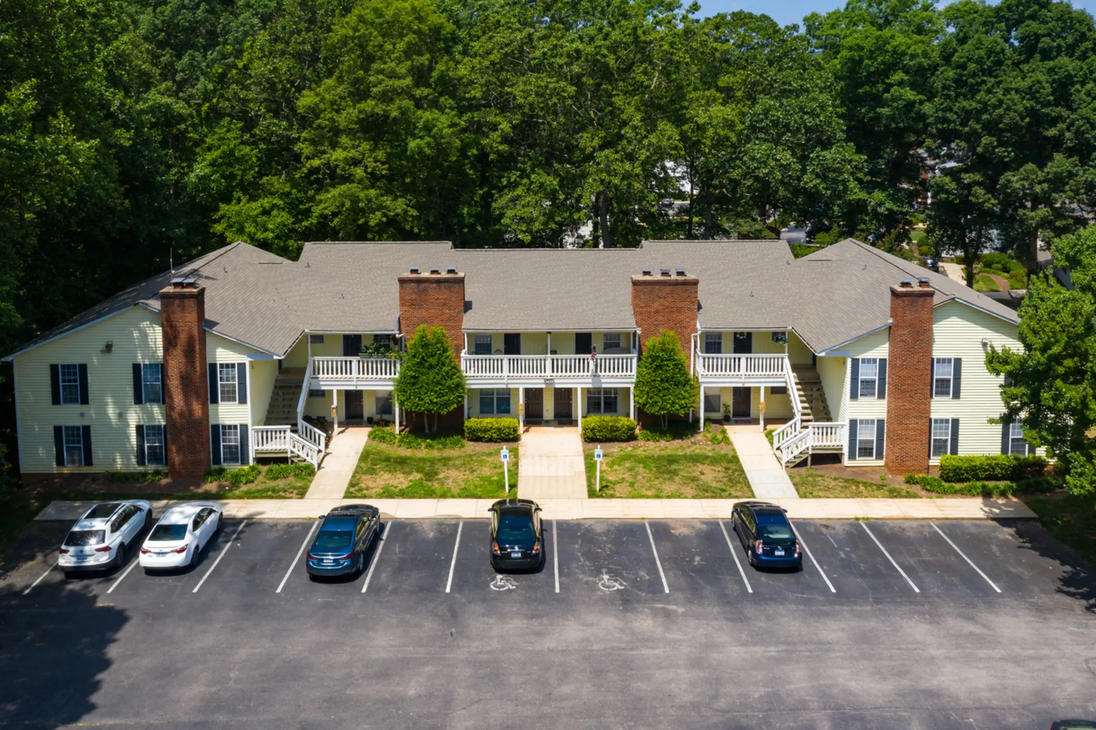 ARIUM Trailwood Apartments Raleigh, NC 27606