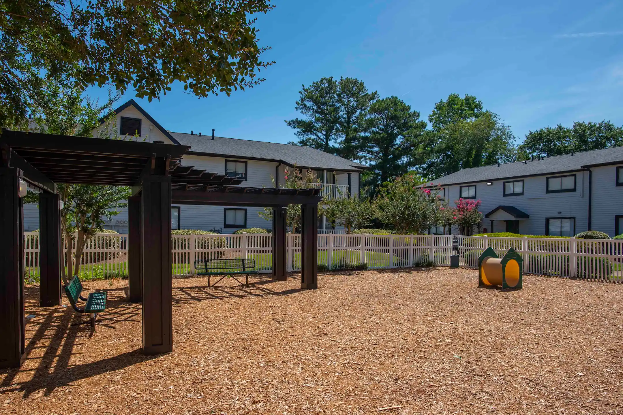 MADISON APARTMENTS AND TOWNHOMES 3348 Fairway Oaks Dr Lawrenceville