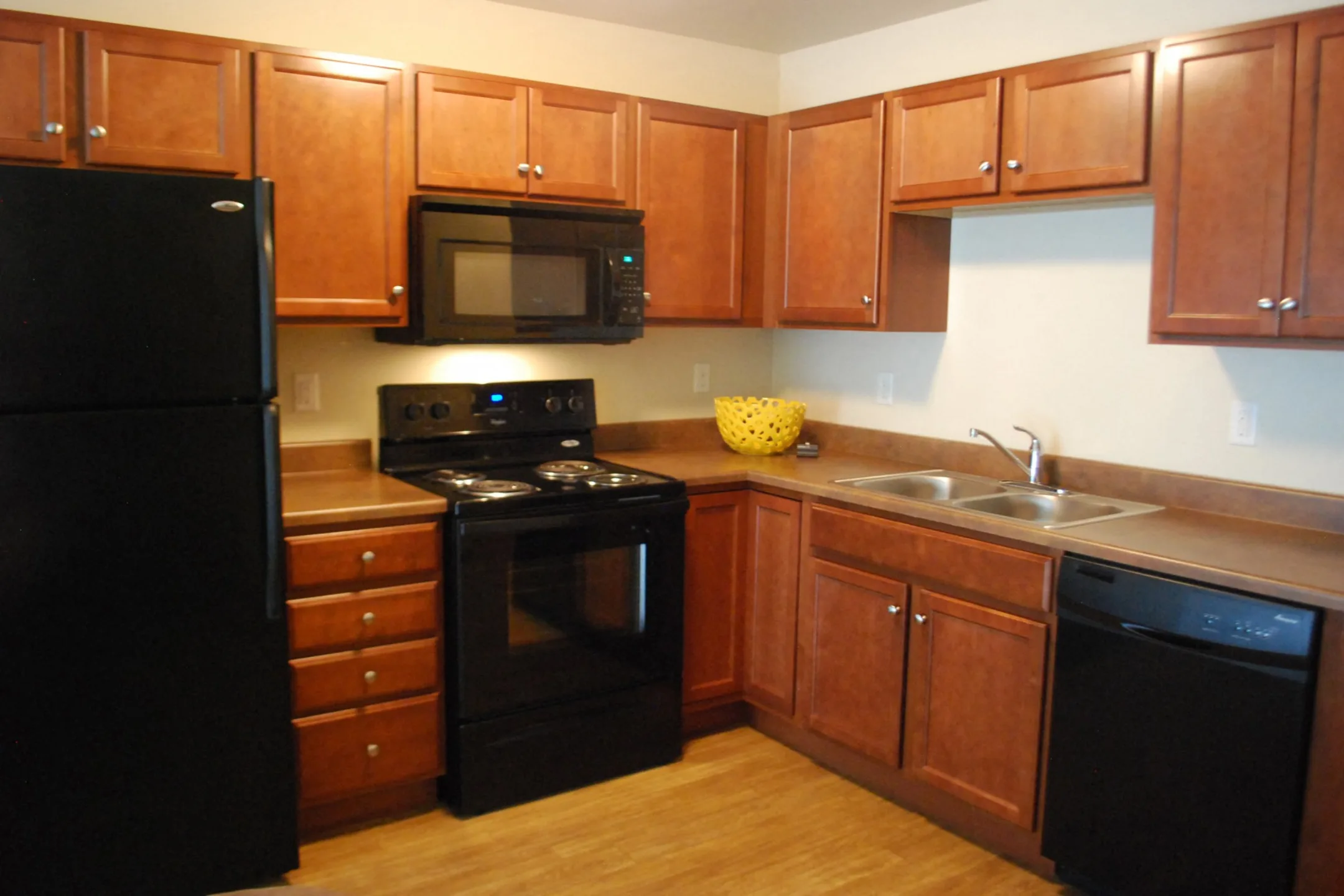 Kitchen - Benson Village Townhomes - Sioux Falls, SD