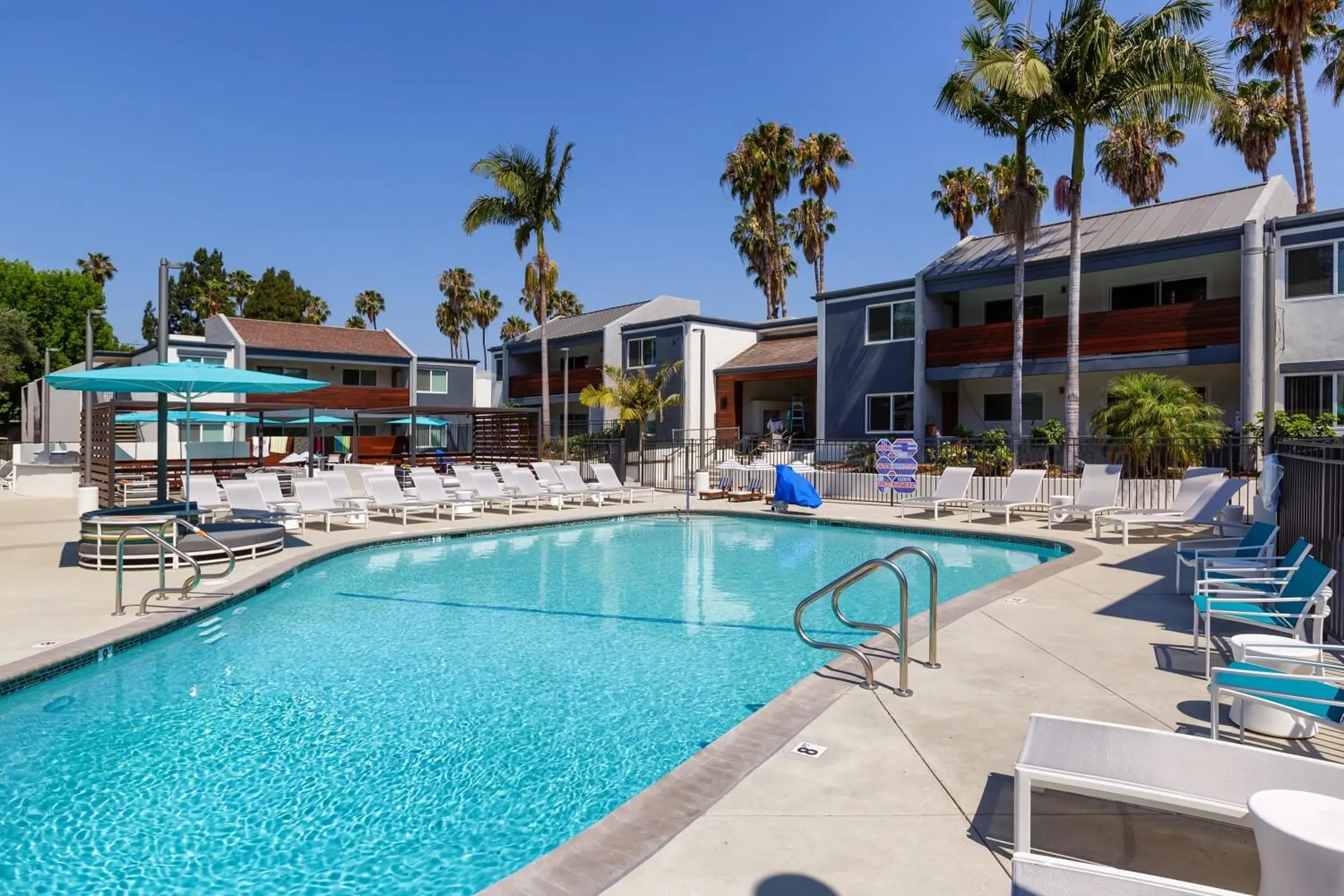 Pool - Beverly Plaza Apartments - Long Beach, CA