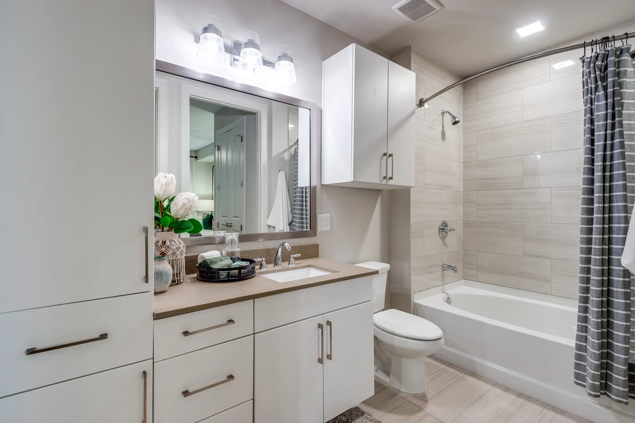 Bathroom - Montrose at Buffalo Bayou - Houston, TX